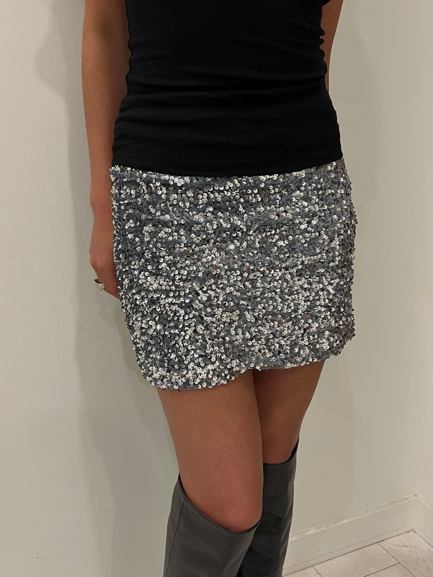TWINKLE Sequin mini skirt