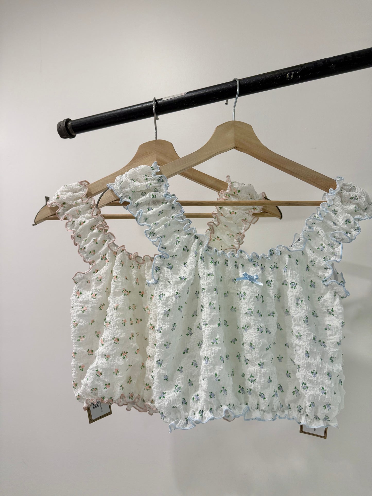 AMOURA Floral bubble top