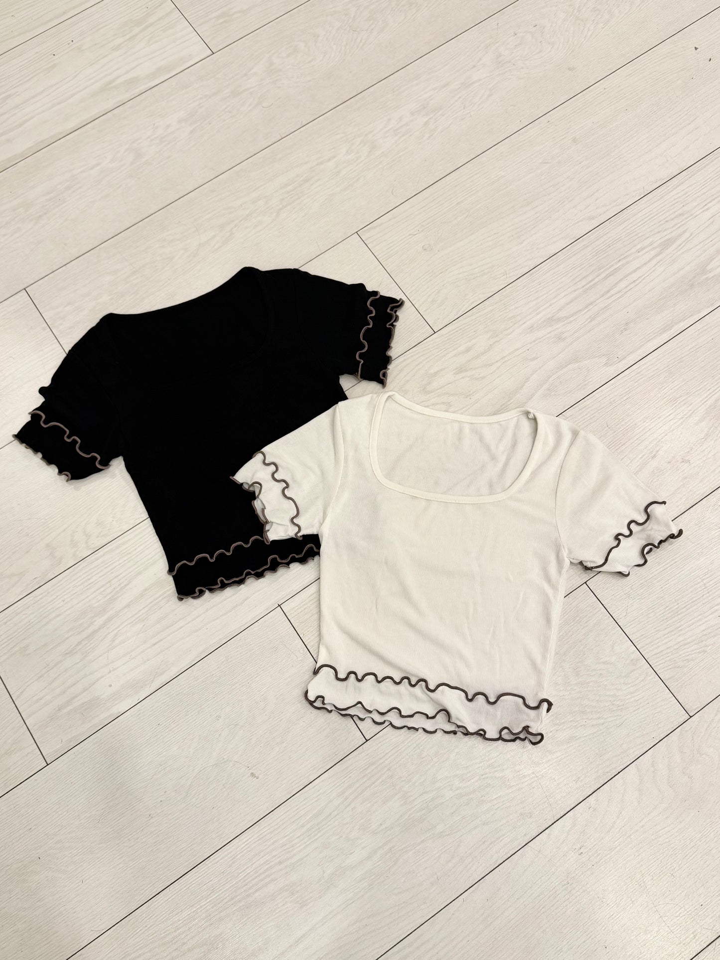 EMBER Lettuce edge tee