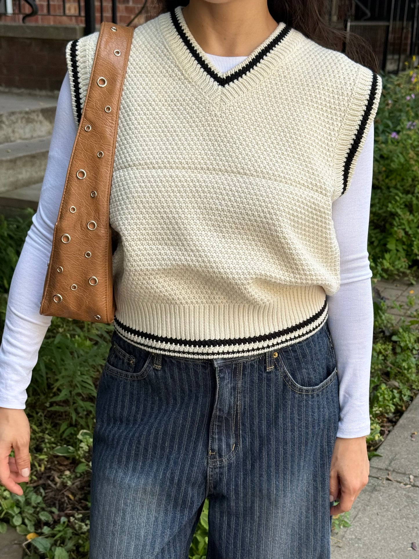 KIND Knit vest
