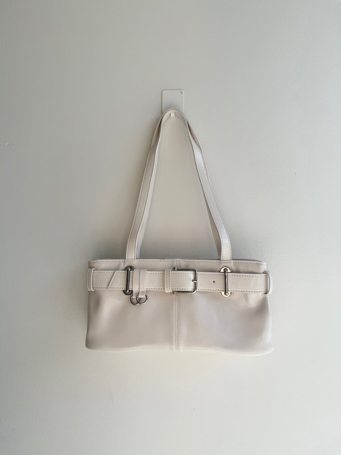 QUEST Belted shoulder bag