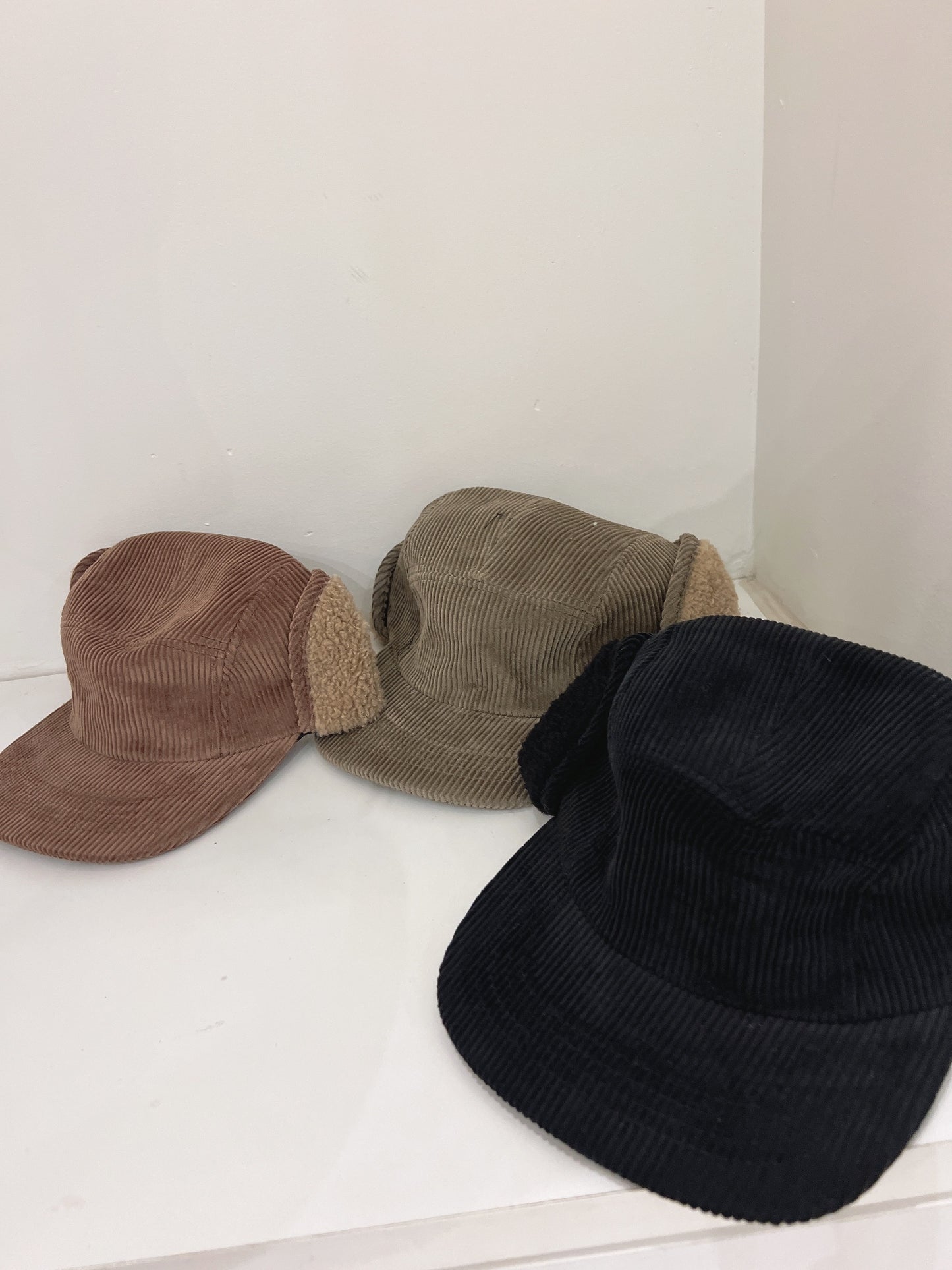 MAIN Corduroy trapper hat
