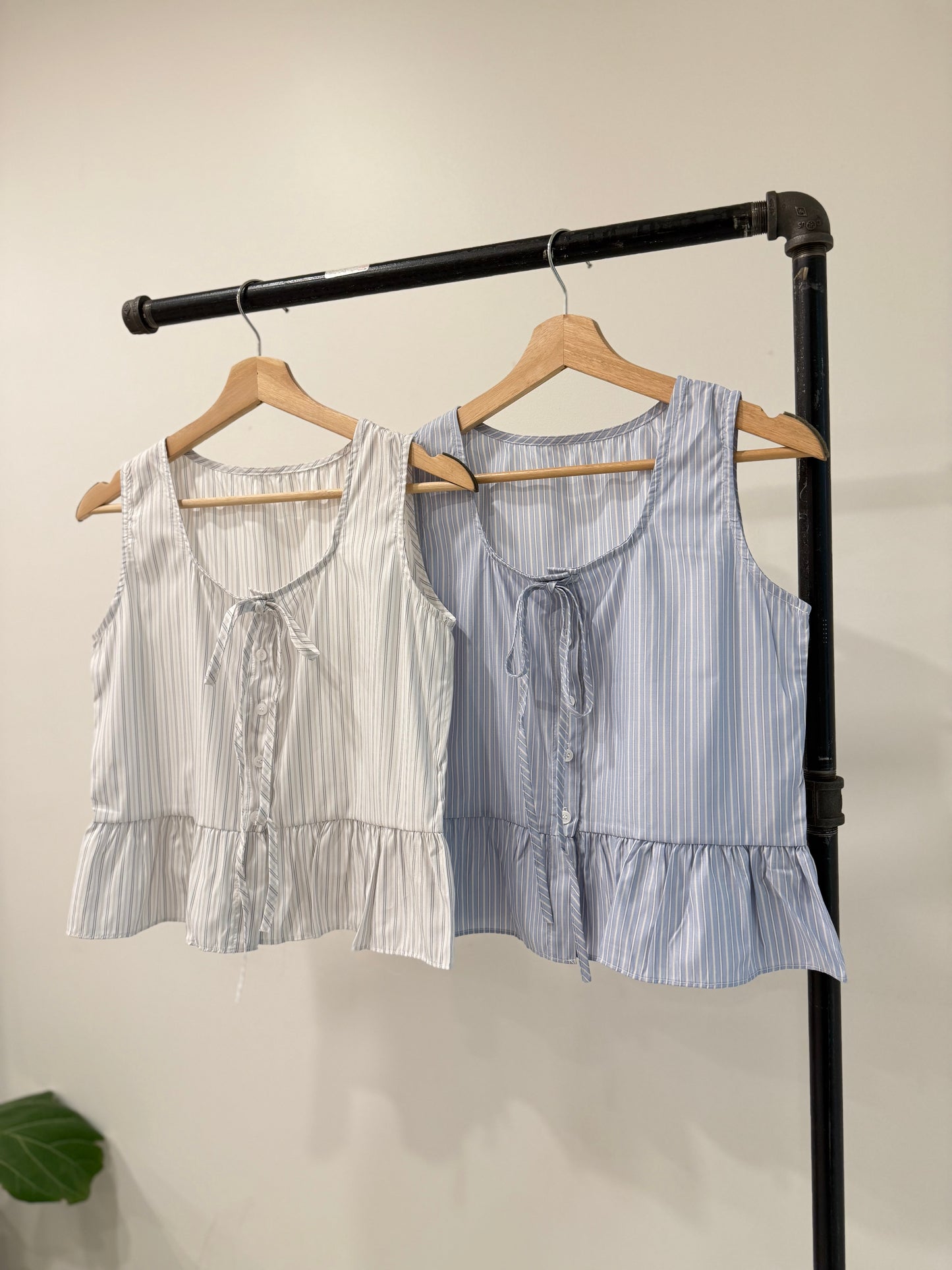 NORAH Ruffle hem stripe top