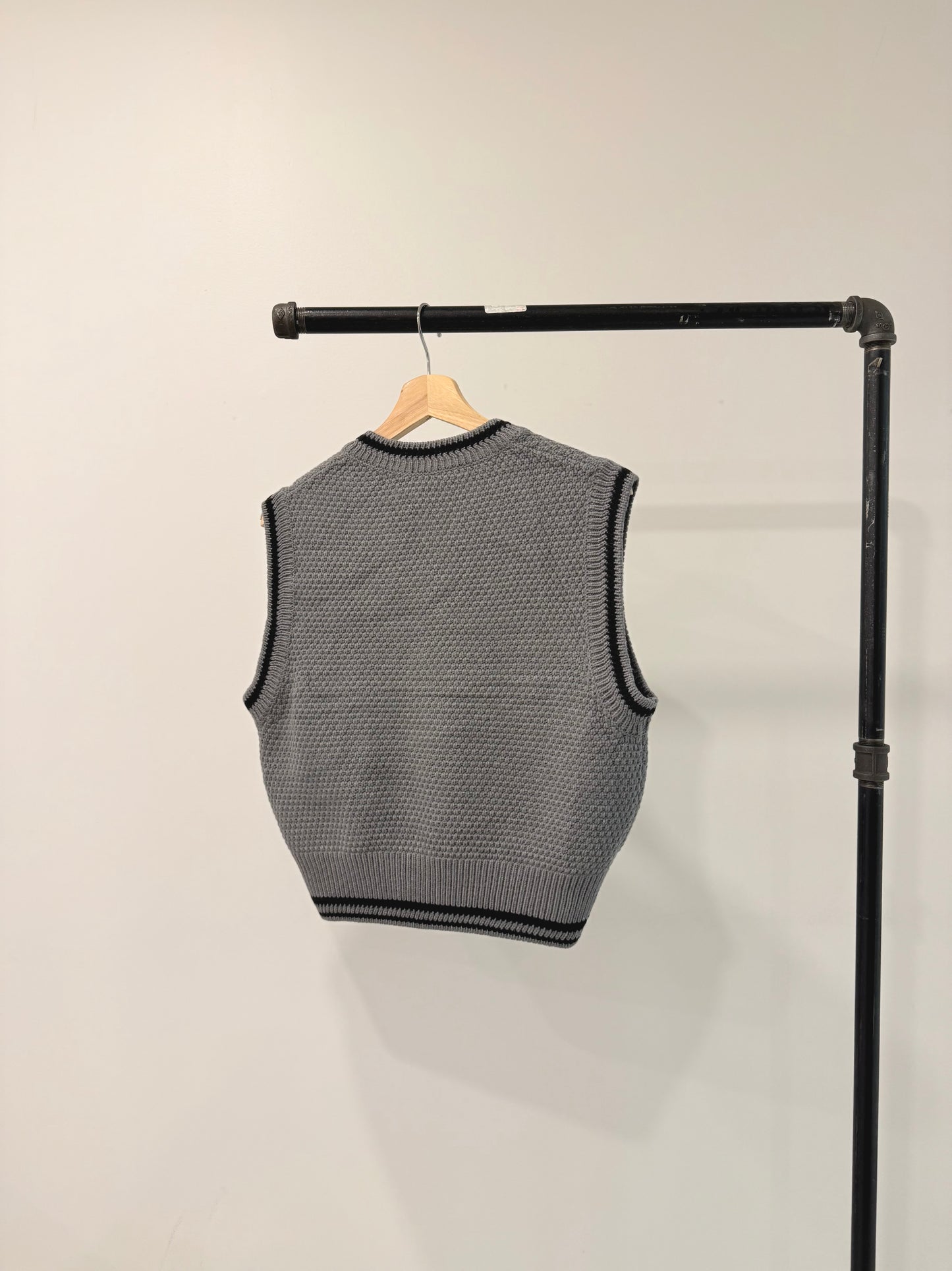KIND Knit vest