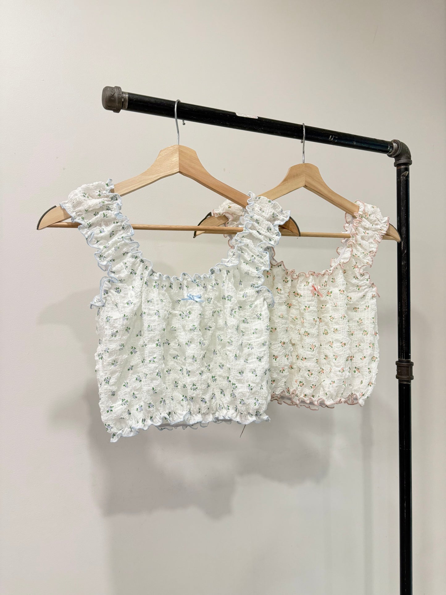 AMOURA Floral bubble top