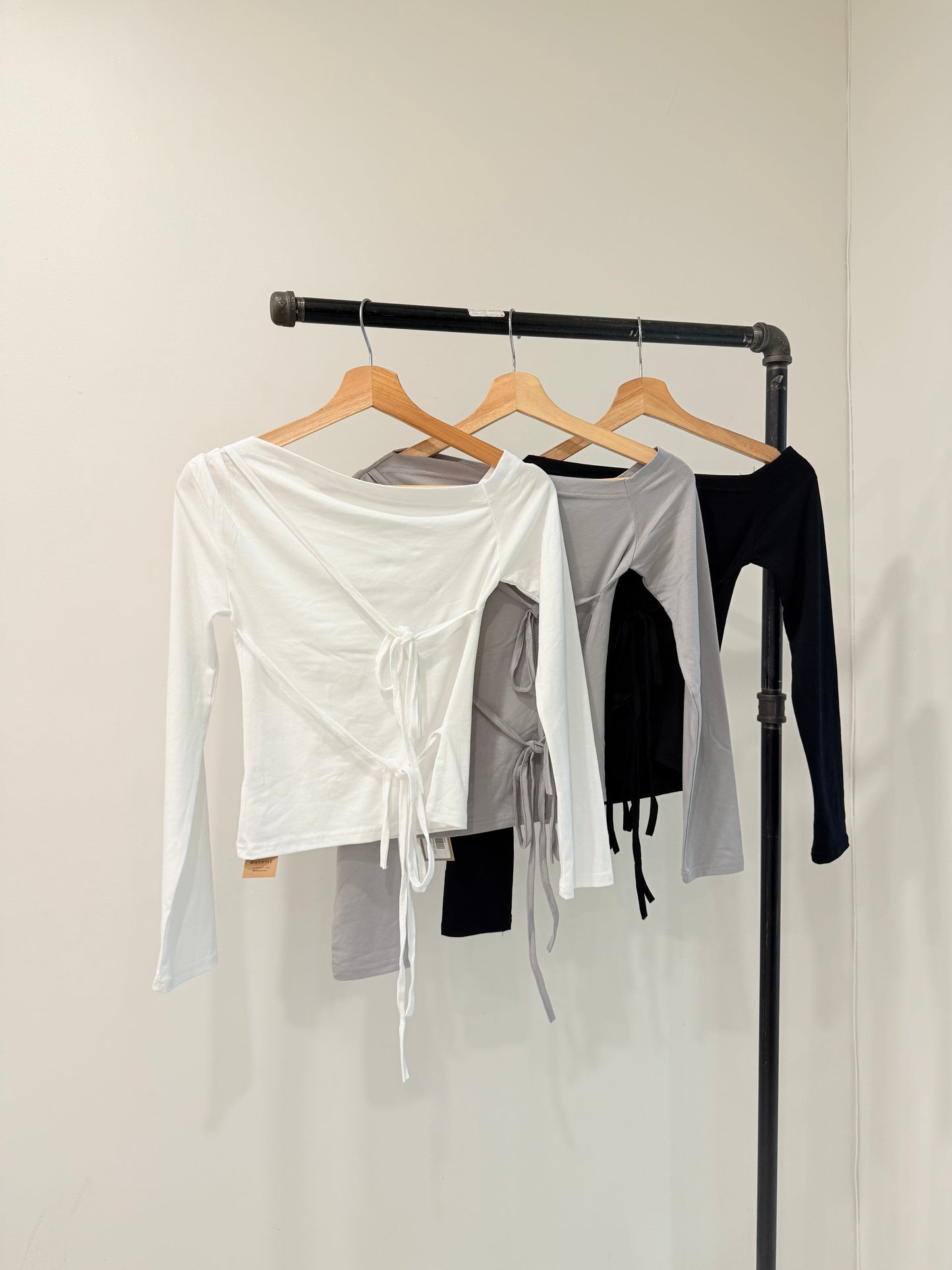 IZZY Off shoulder tie top