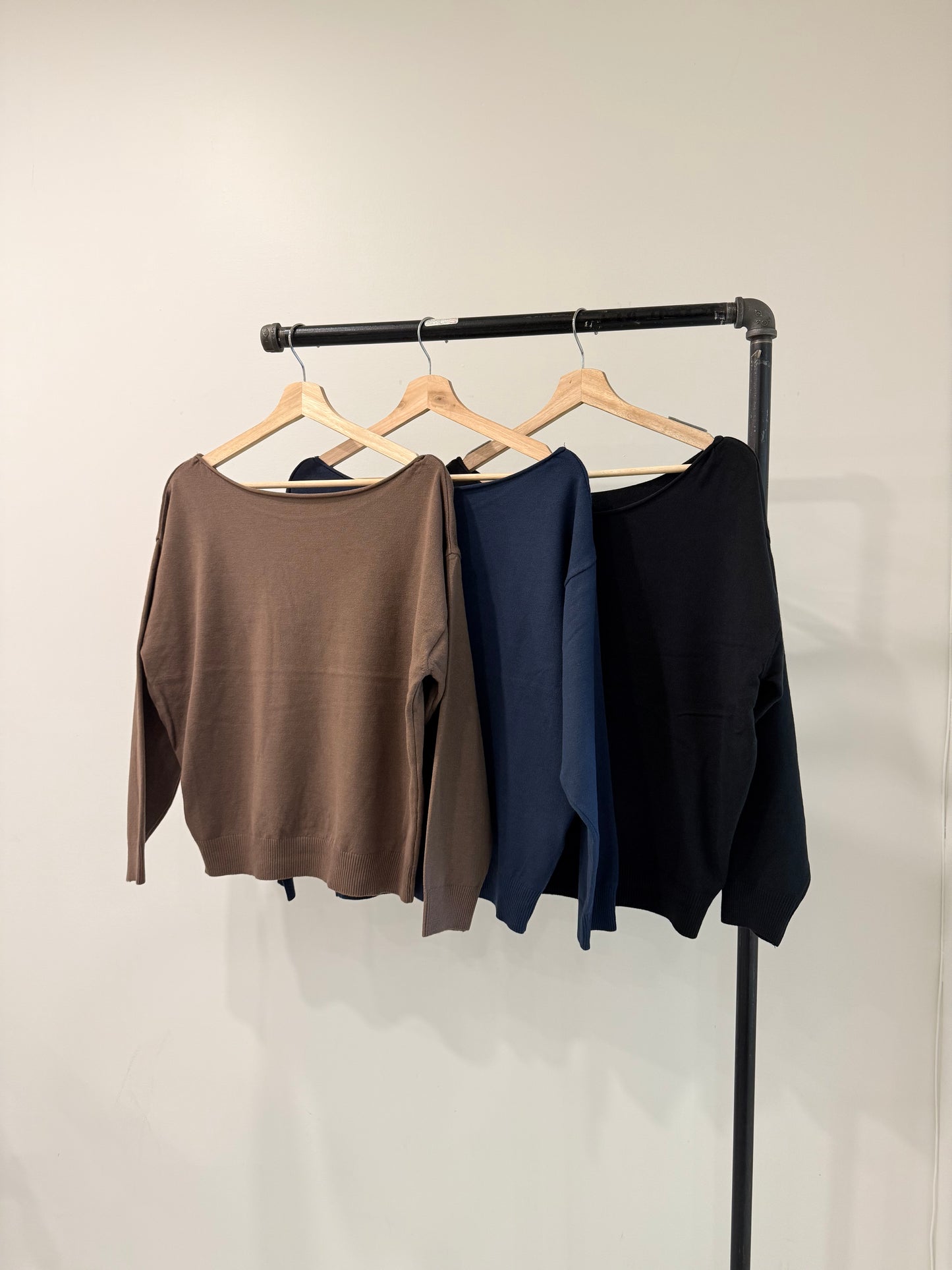 REMARK Boatneck sweater