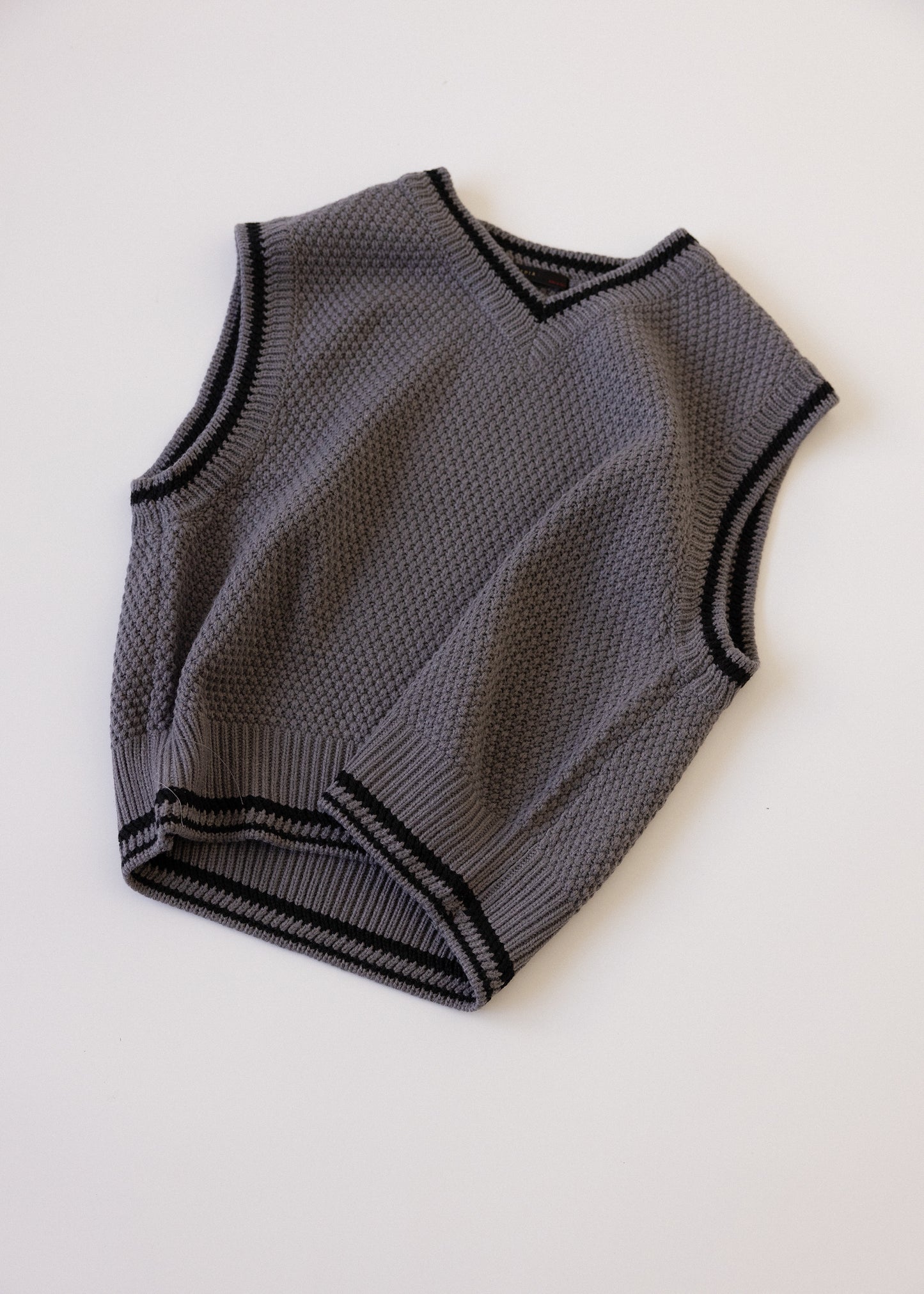 KIND Knit vest