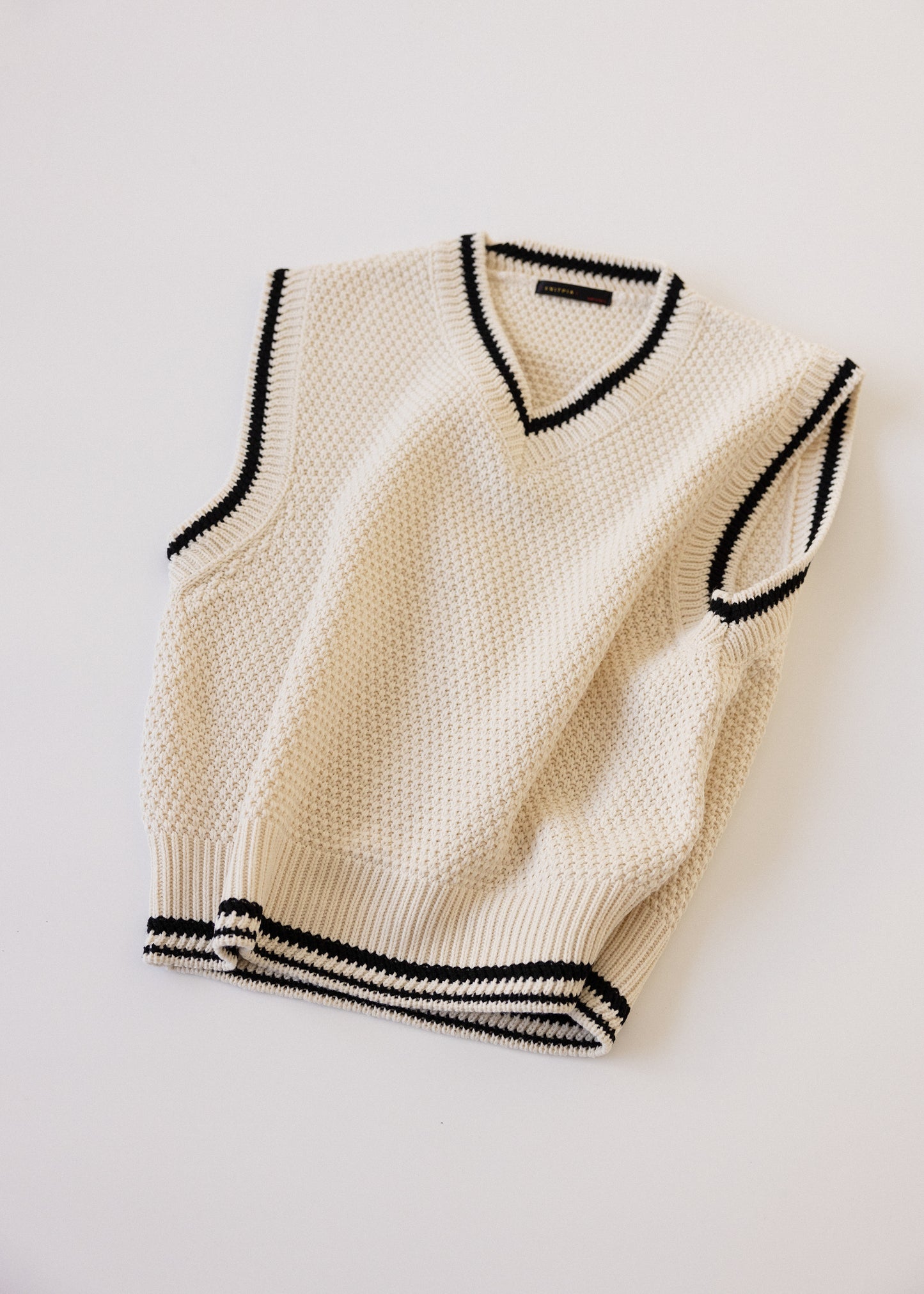 KIND Knit vest