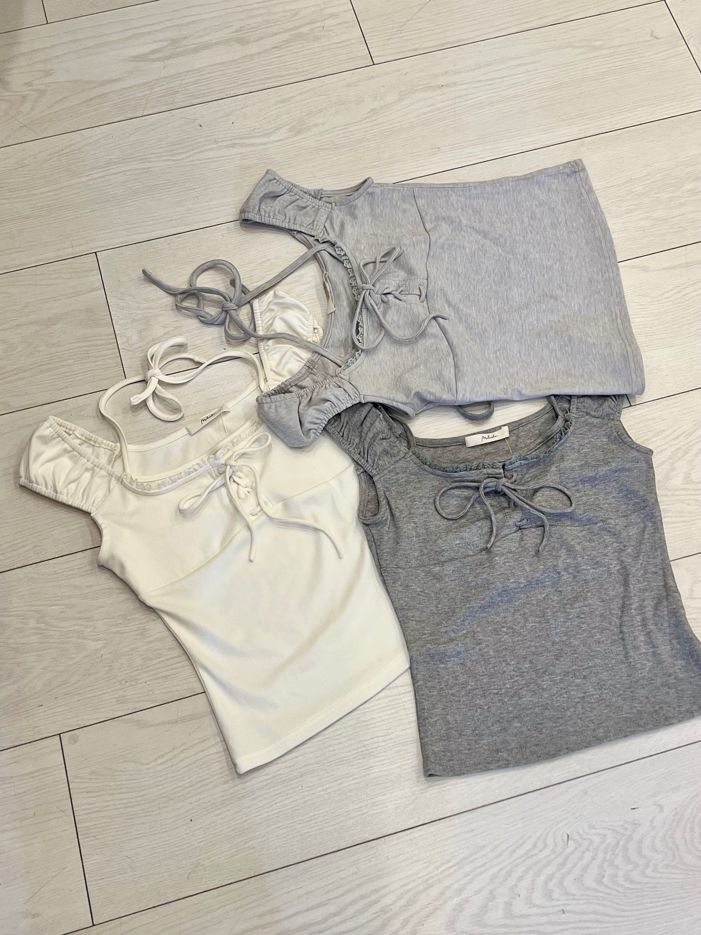 LOLLY Off-shoulder top