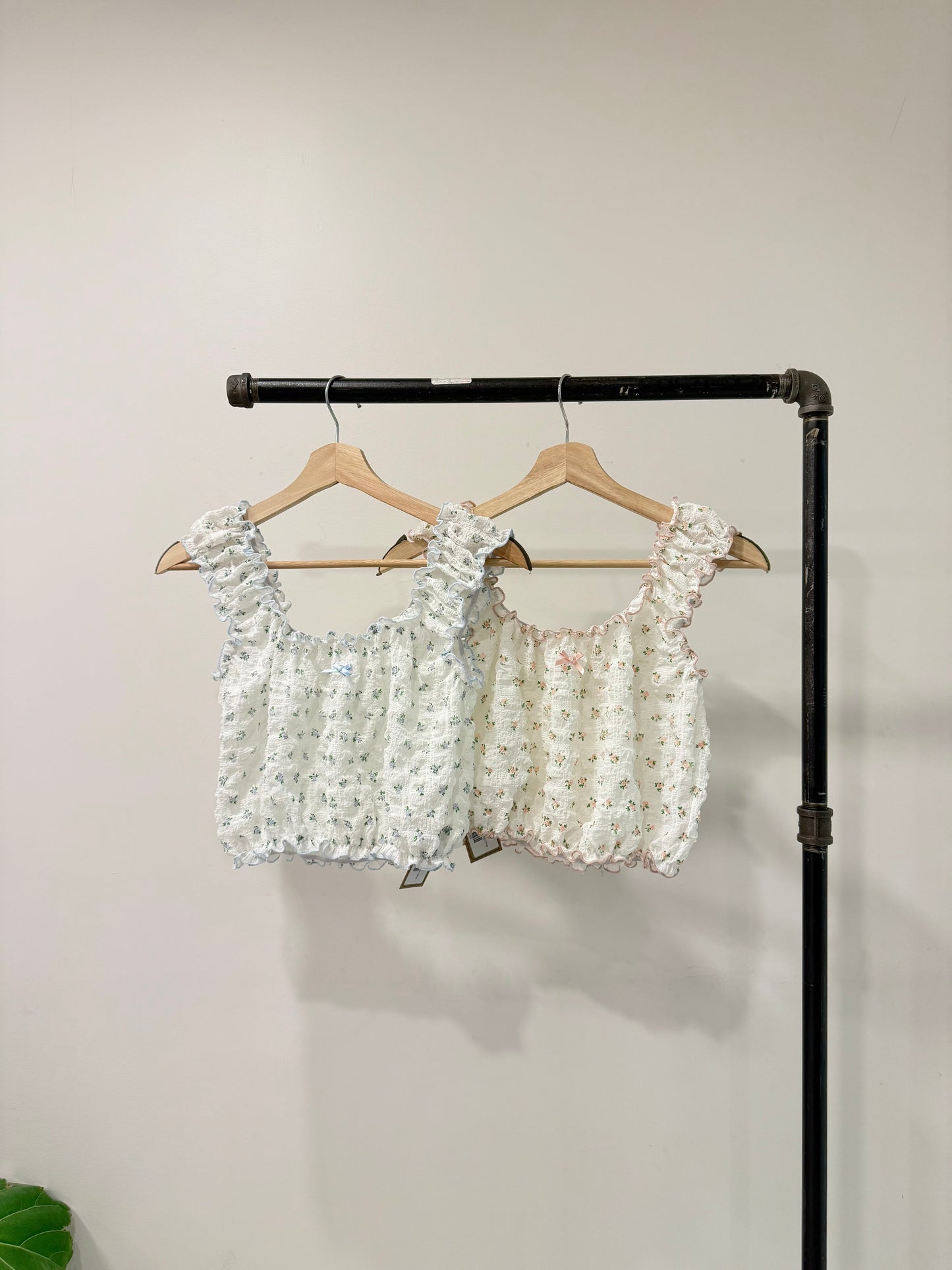 AMOURA Floral bubble top