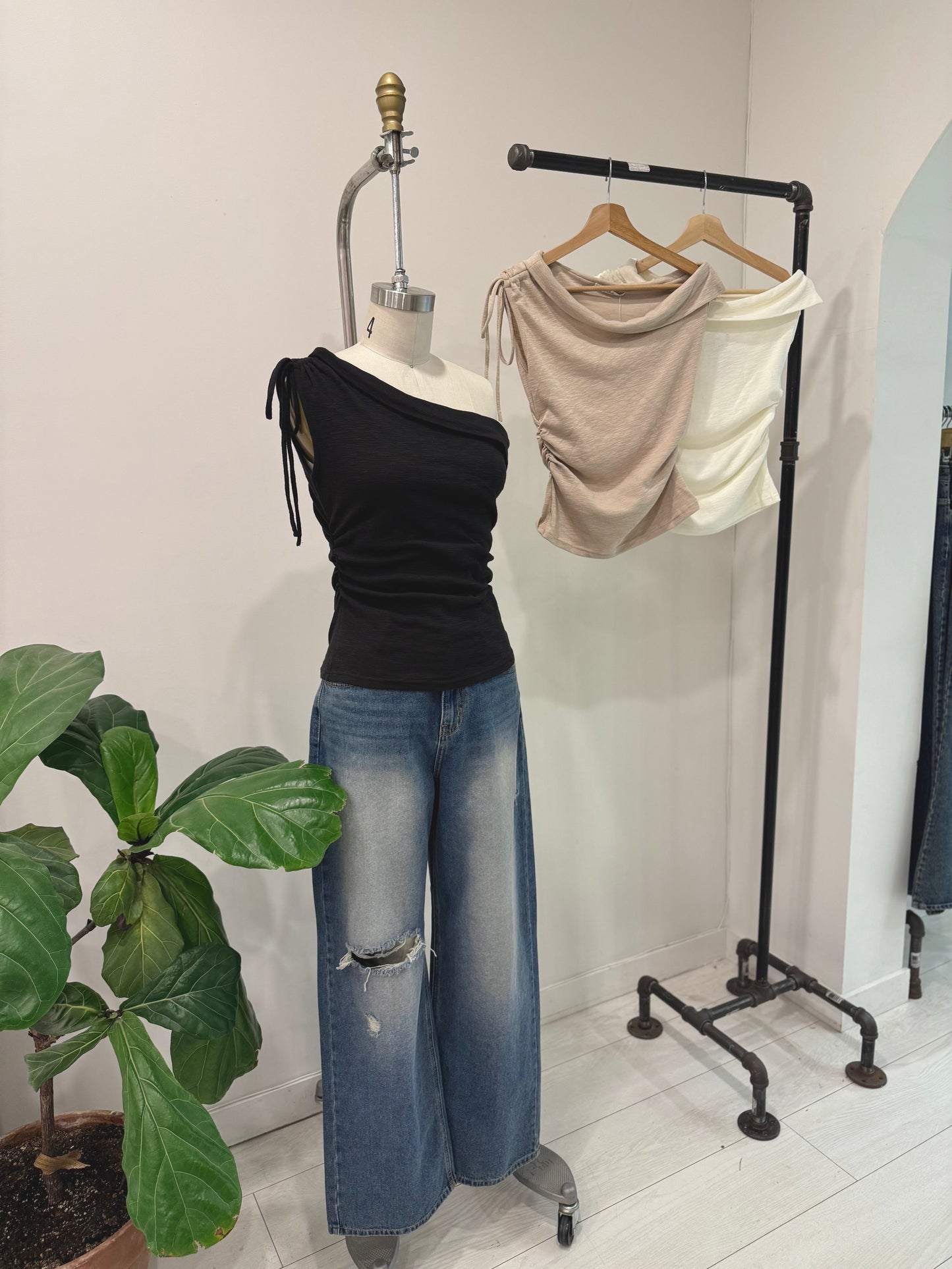 RAIL One shoulder top