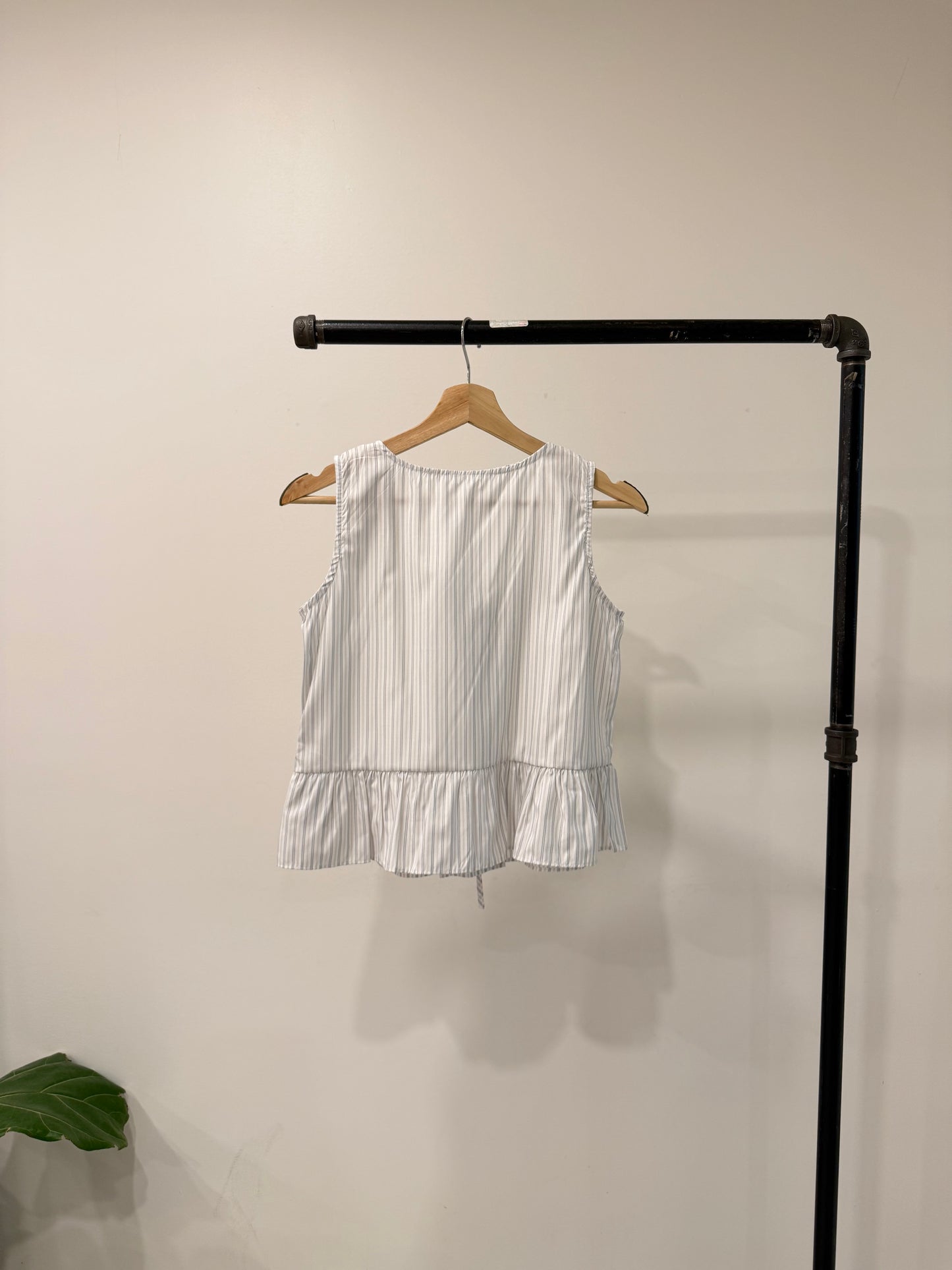 NORAH Ruffle hem stripe top