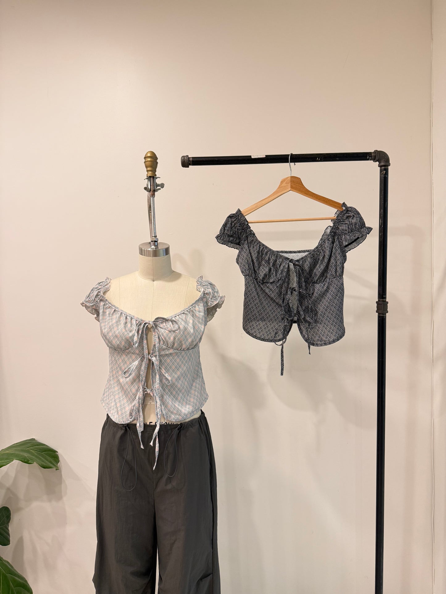 BLAKE Tie blouse