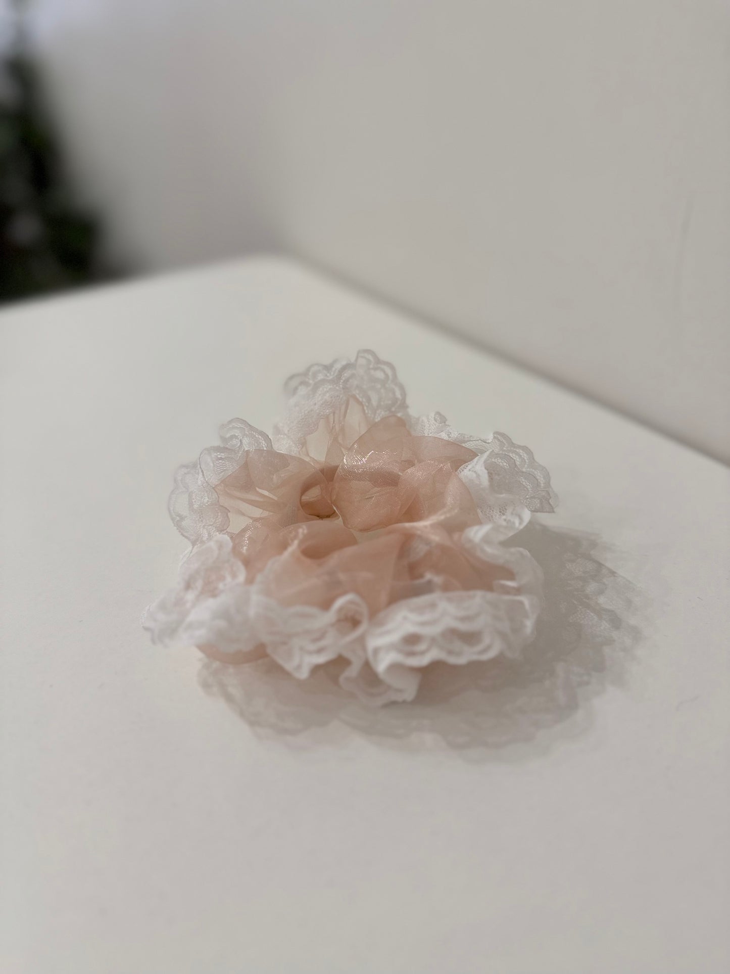 MAMA Lacy scrunchies
