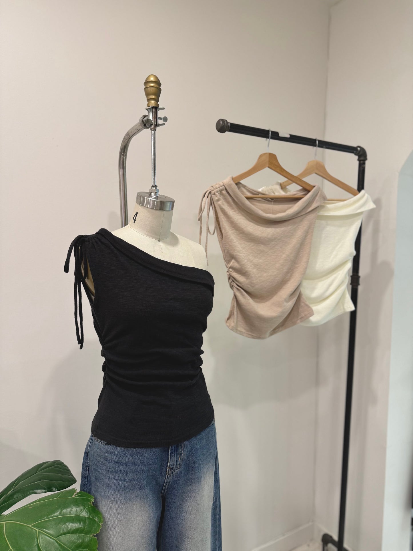 RAIL One shoulder top