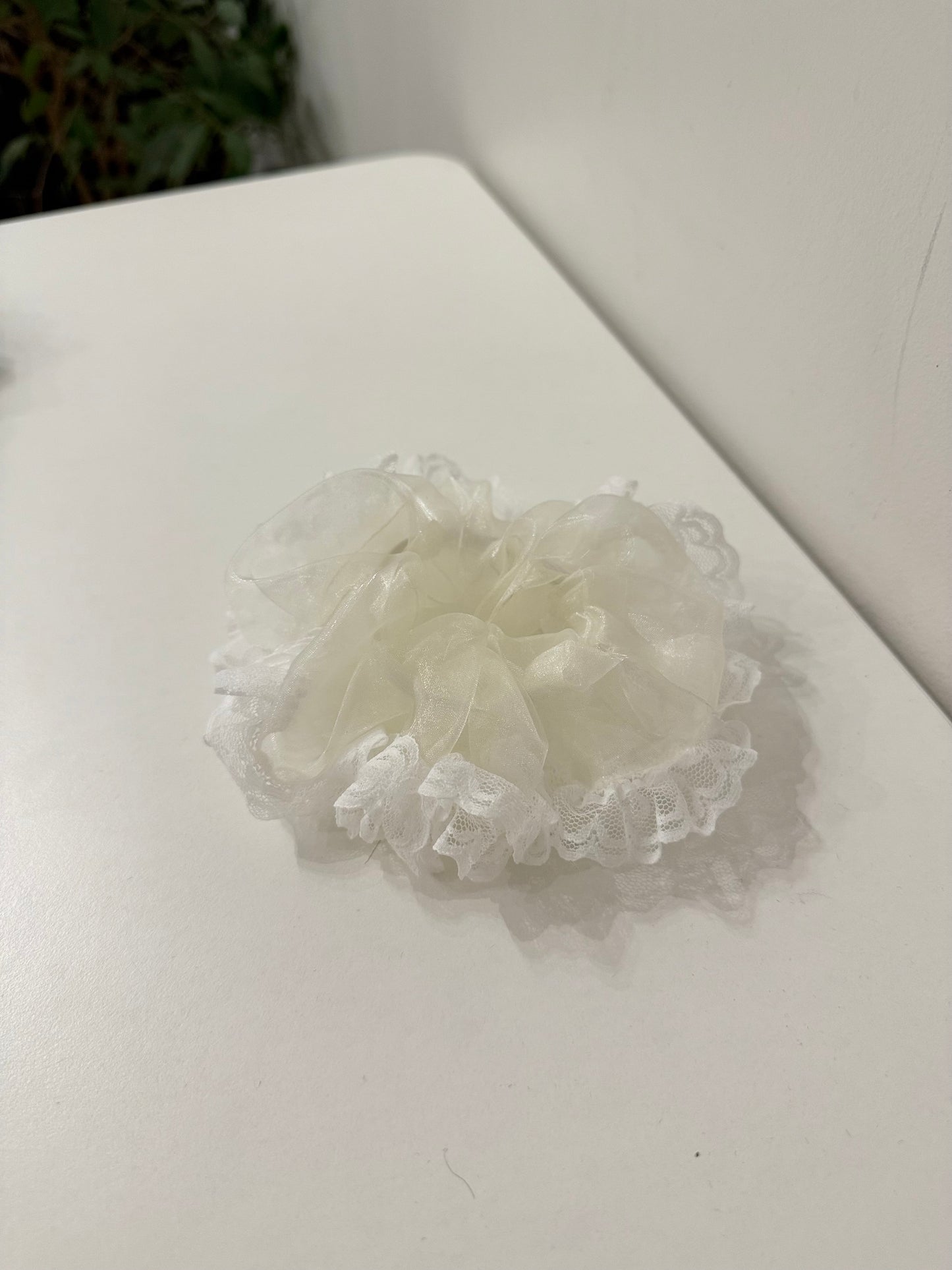 MAMA Lacy scrunchies