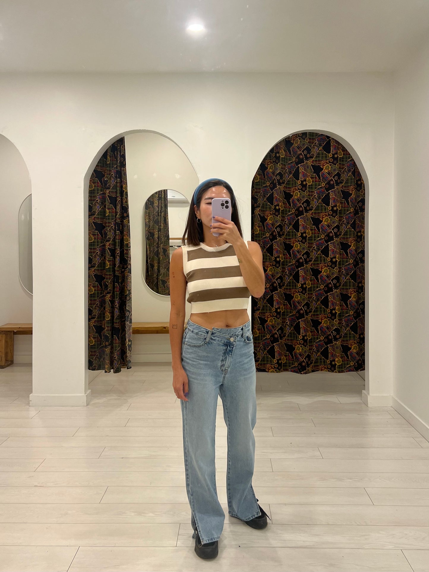 CONIKA Asymmetric zipper jeans