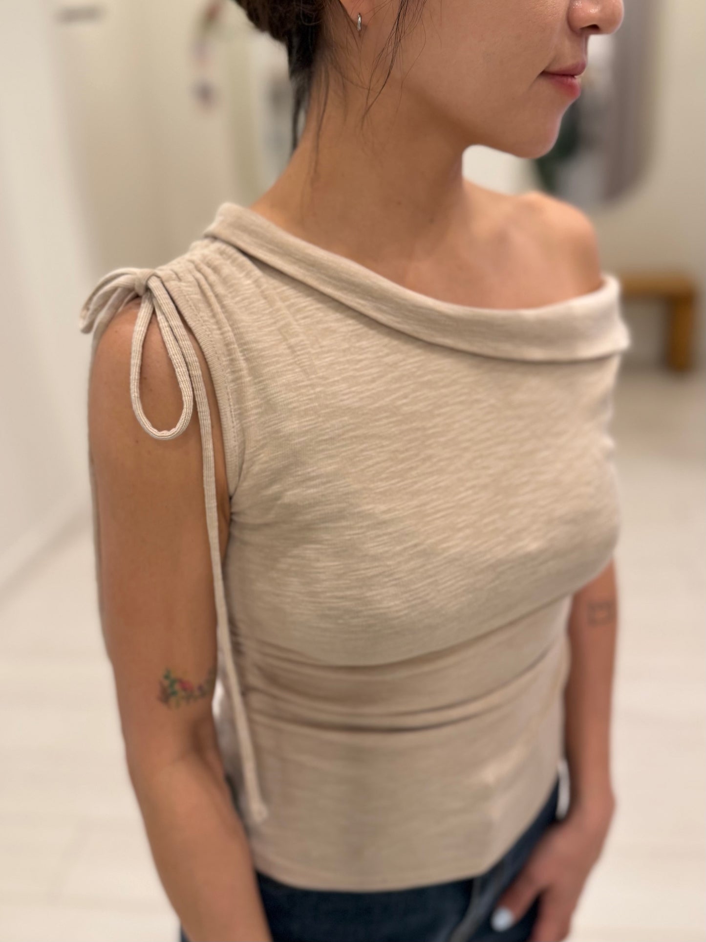 RAIL One shoulder top