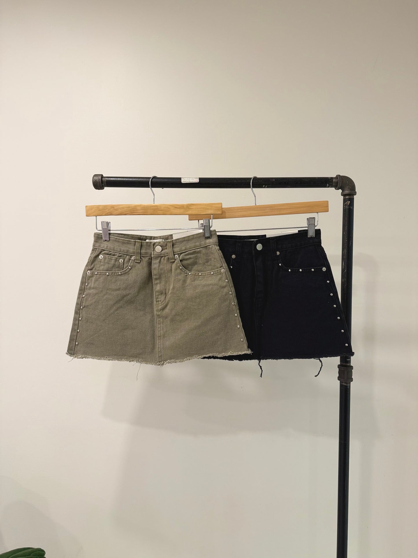 CARLA Studded mini skirt