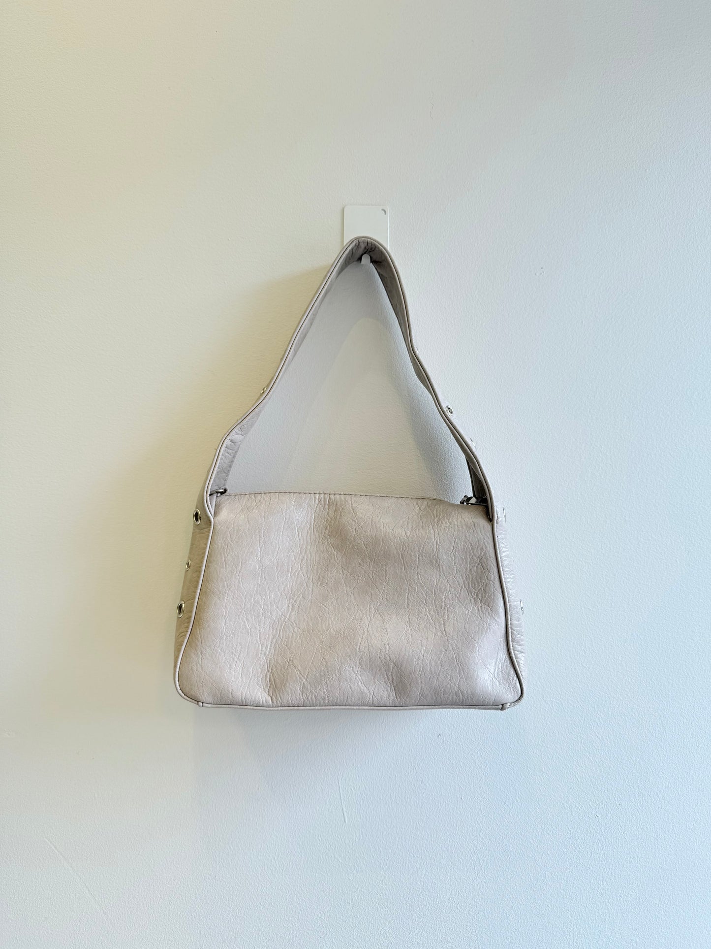 PEBBLE Eyelet shoulder bag