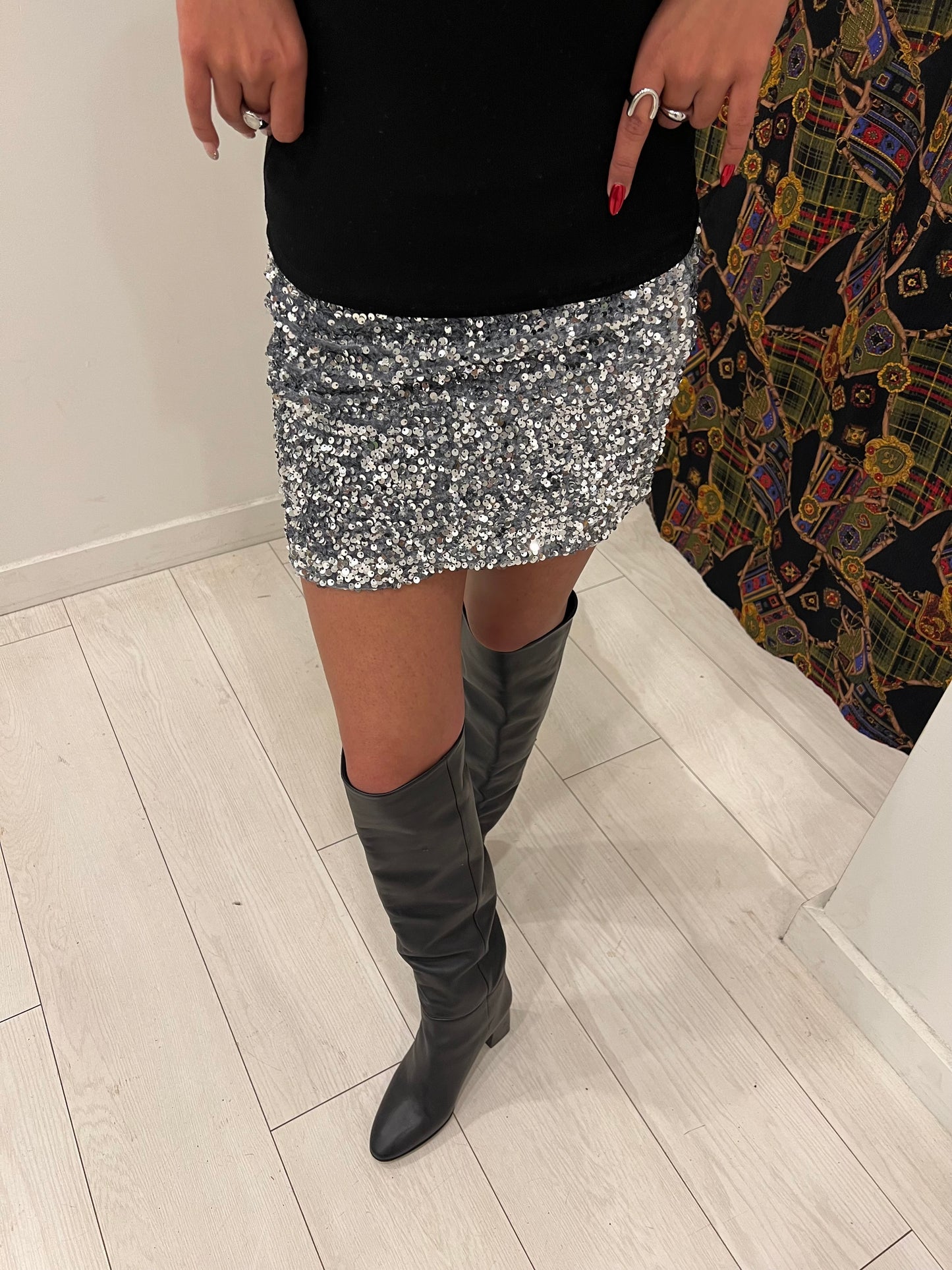 TWINKLE Sequin mini skirt