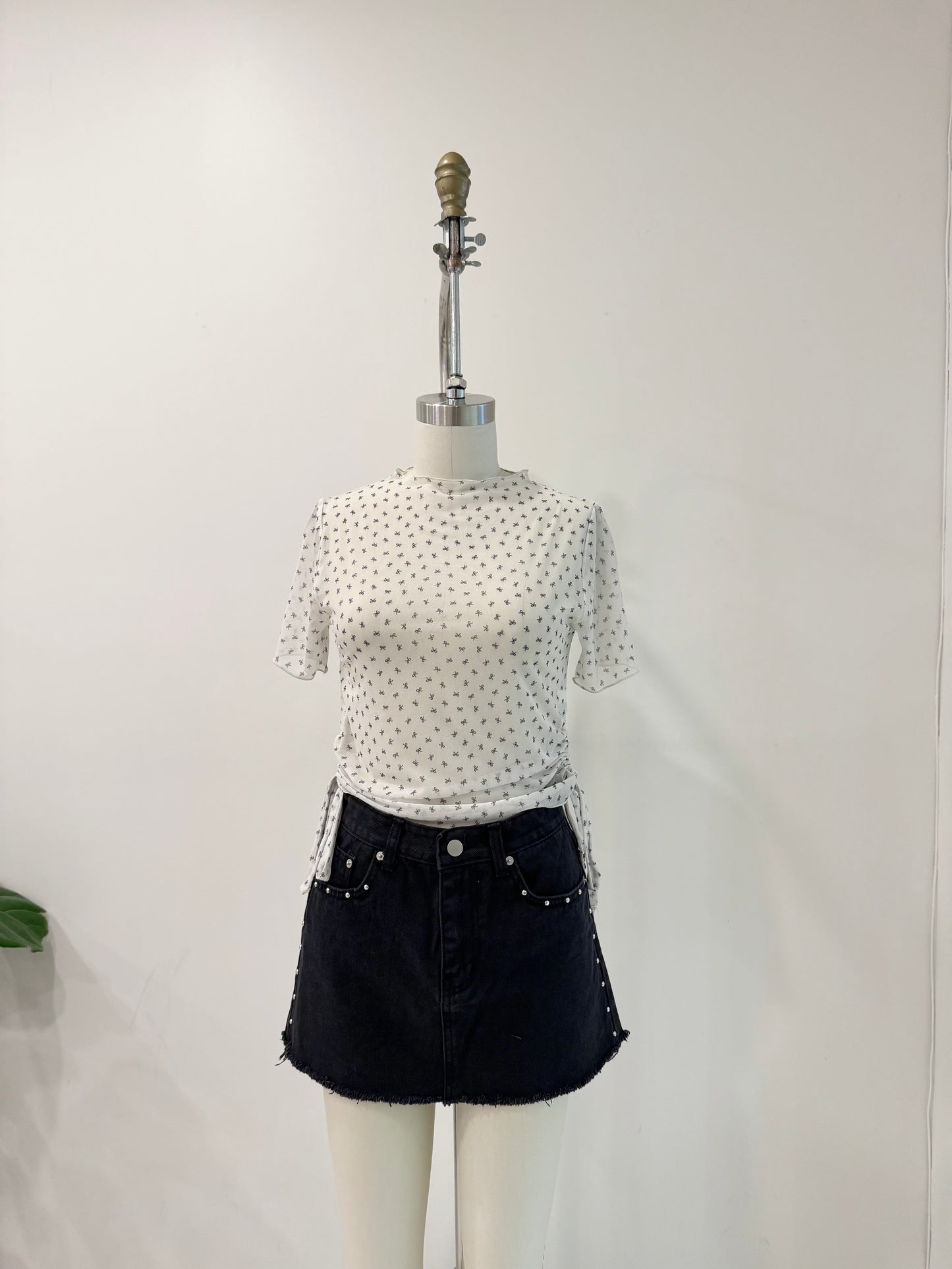 JAYCE Bow mesh top