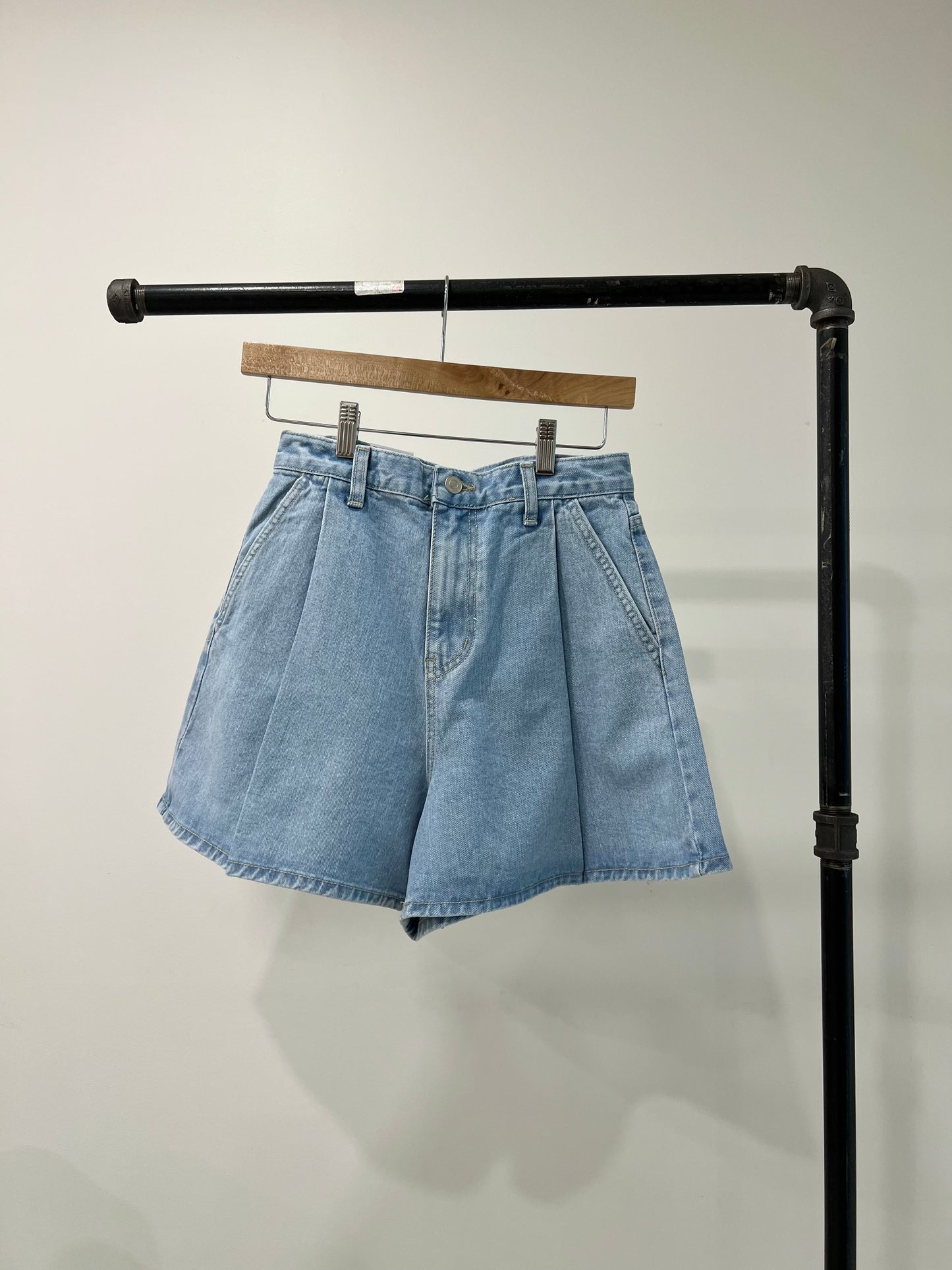 NABY Pleated jean shorts
