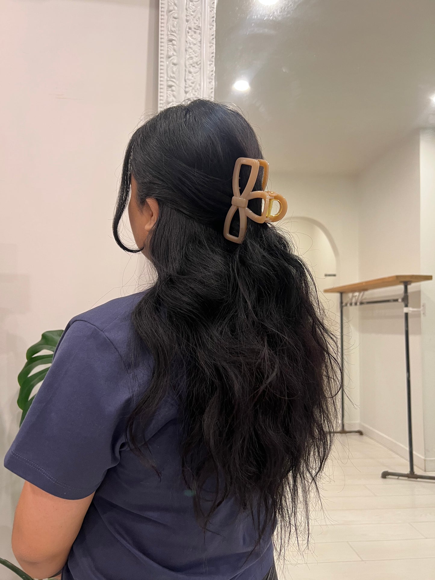 TIGO Large bow hair claw
