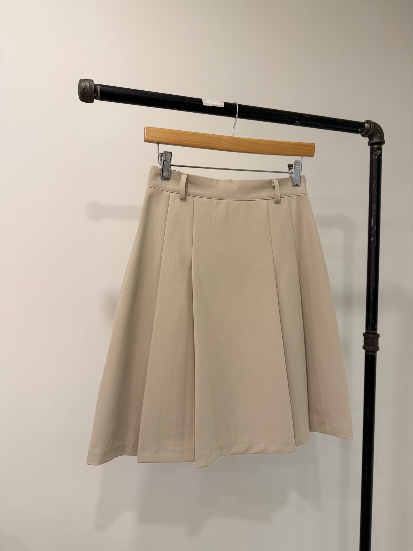 HEENA Pleated midi skirt