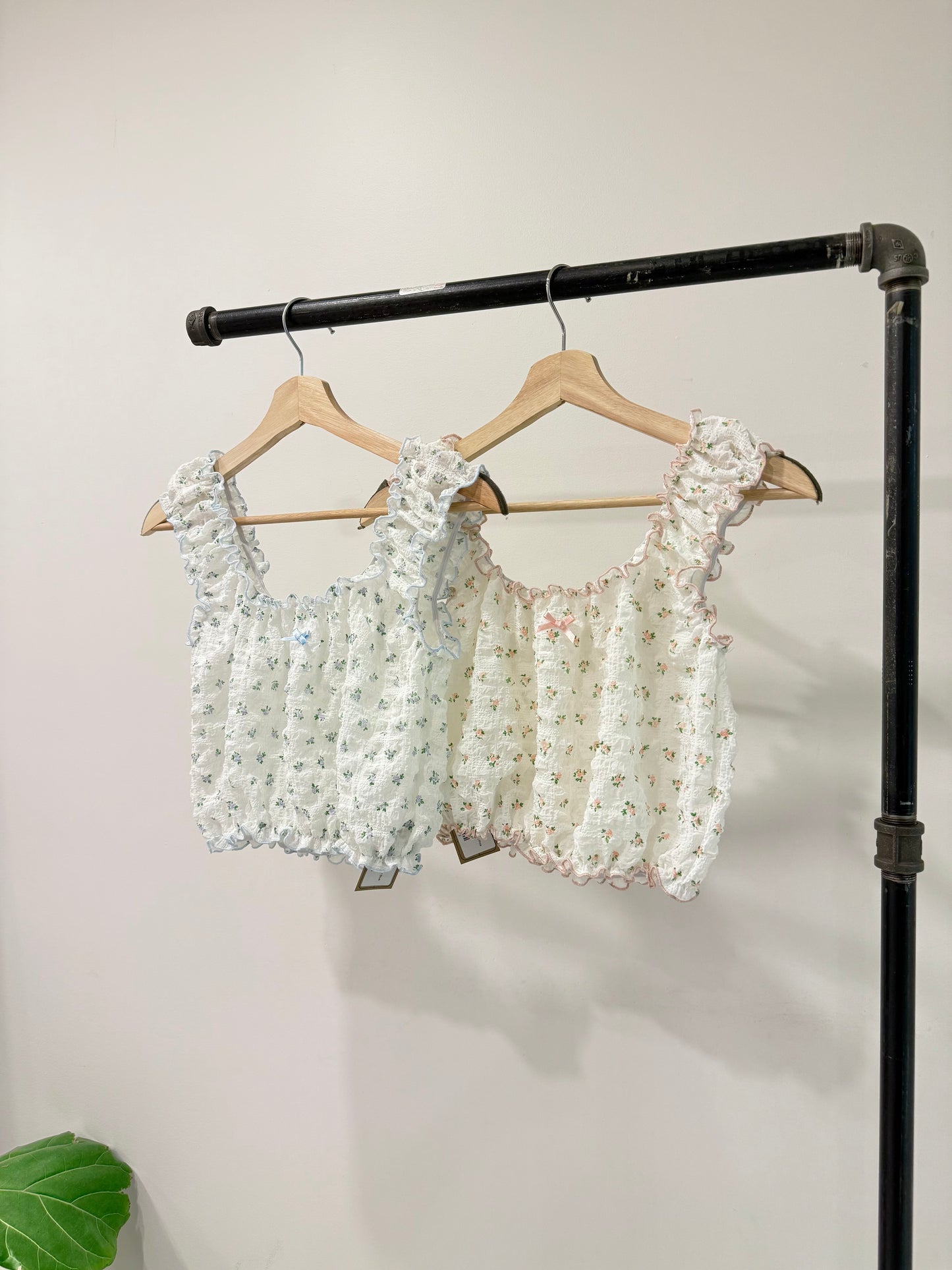 AMOURA Floral bubble top