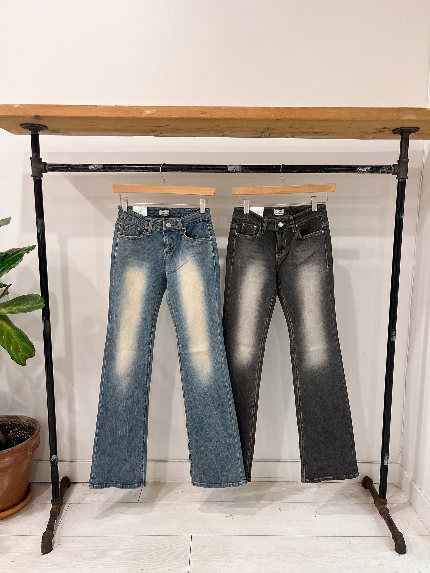 SASA Low-rise bootcut jeans