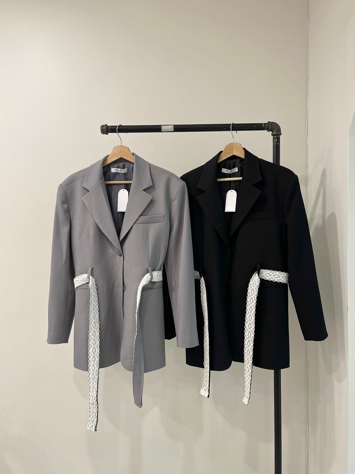 SLOANE Lace-belt boxy blazer