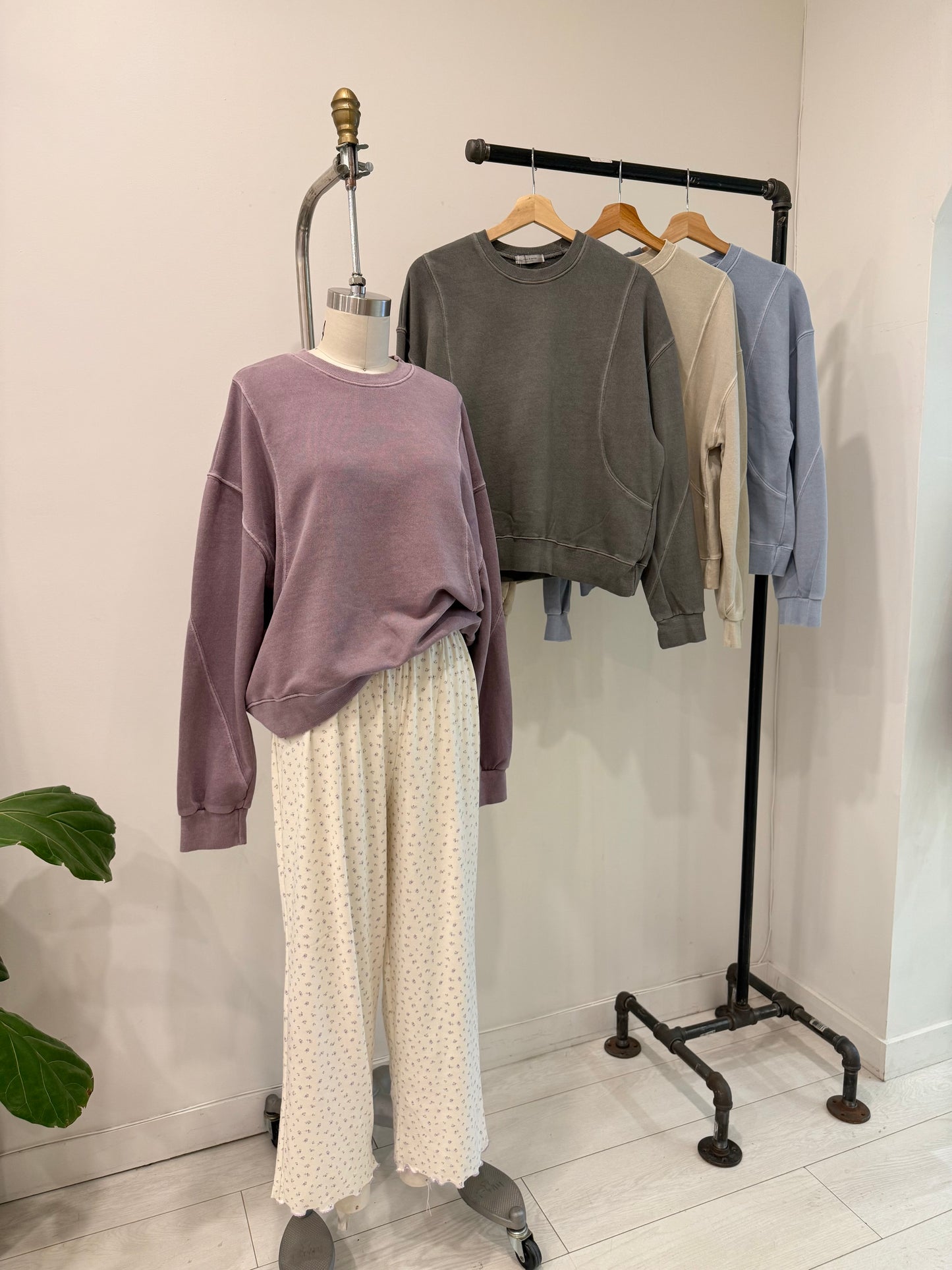 ROLL Sweatshirt