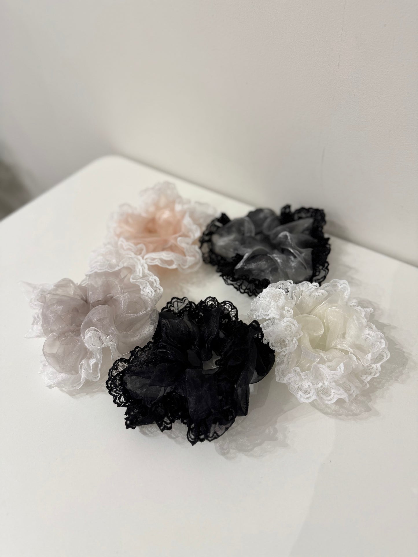 MAMA Lacy scrunchies