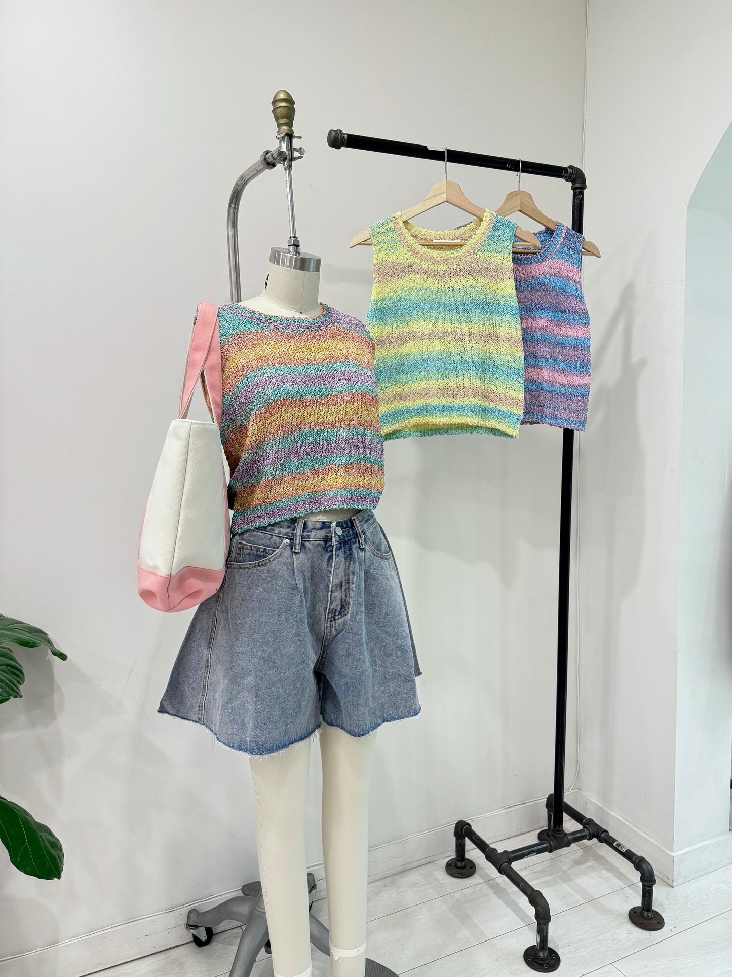 HOLSTER Rainbow knit top