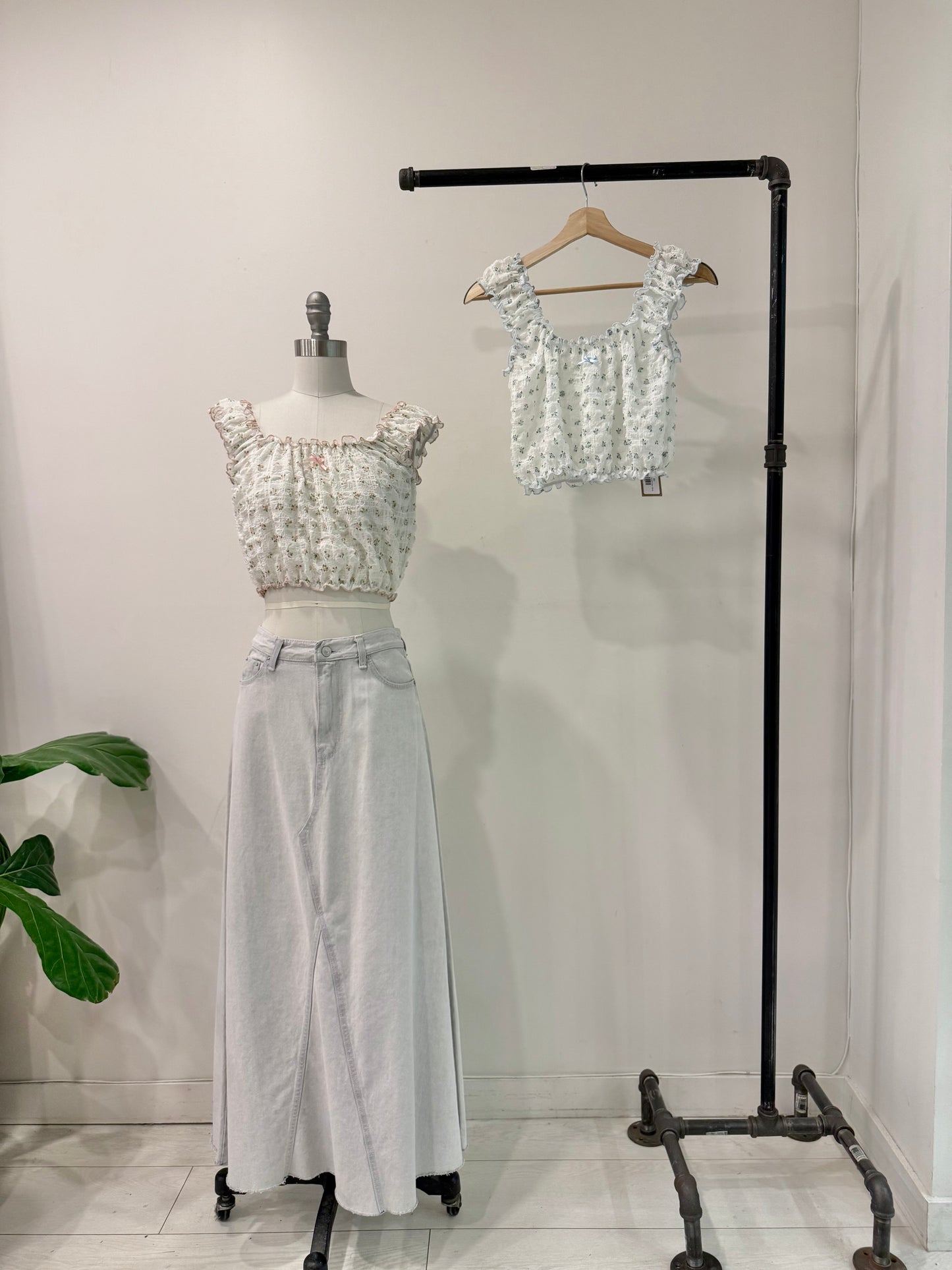 AMOURA Floral bubble top