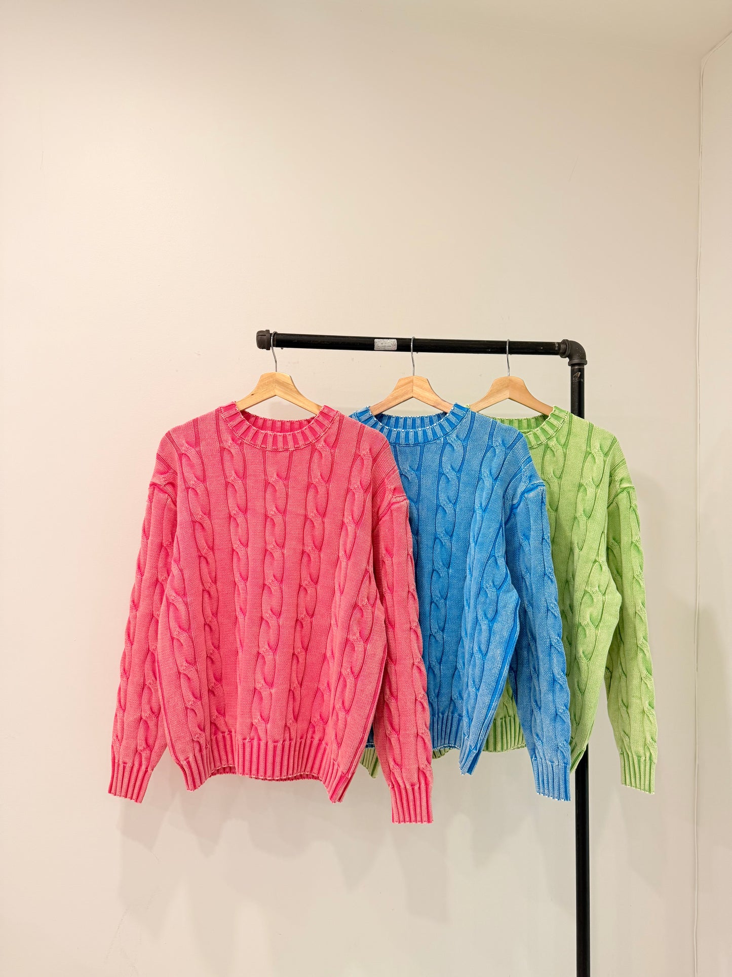 DEJAVU Neon cable-knit sweater