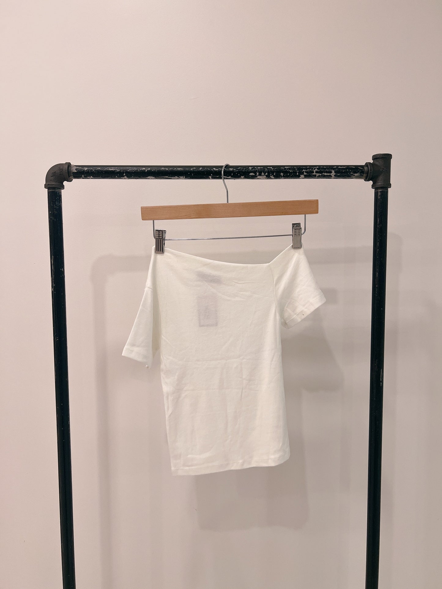 IVY Off shoulder tee