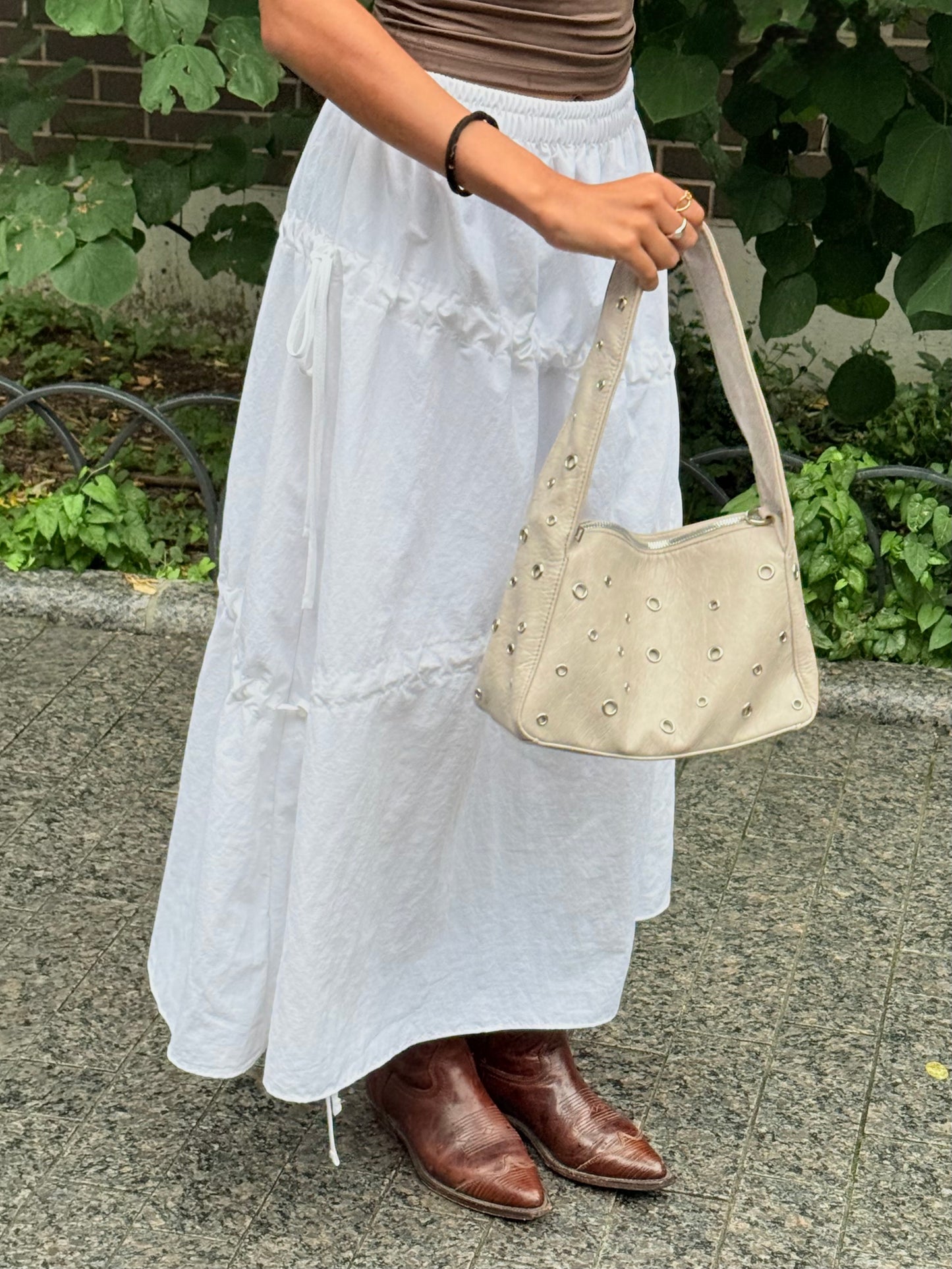 PEBBLE Eyelet shoulder bag