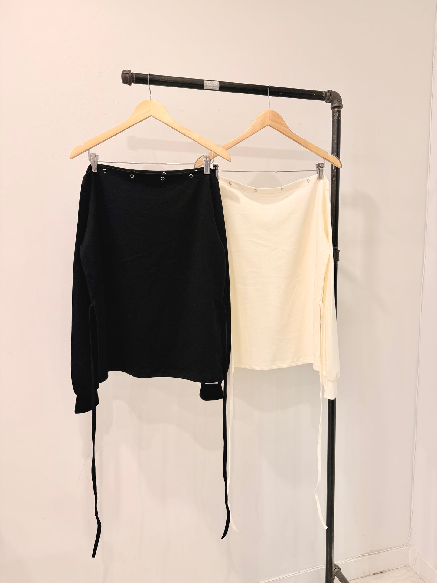 YO Snap button off shoulder top