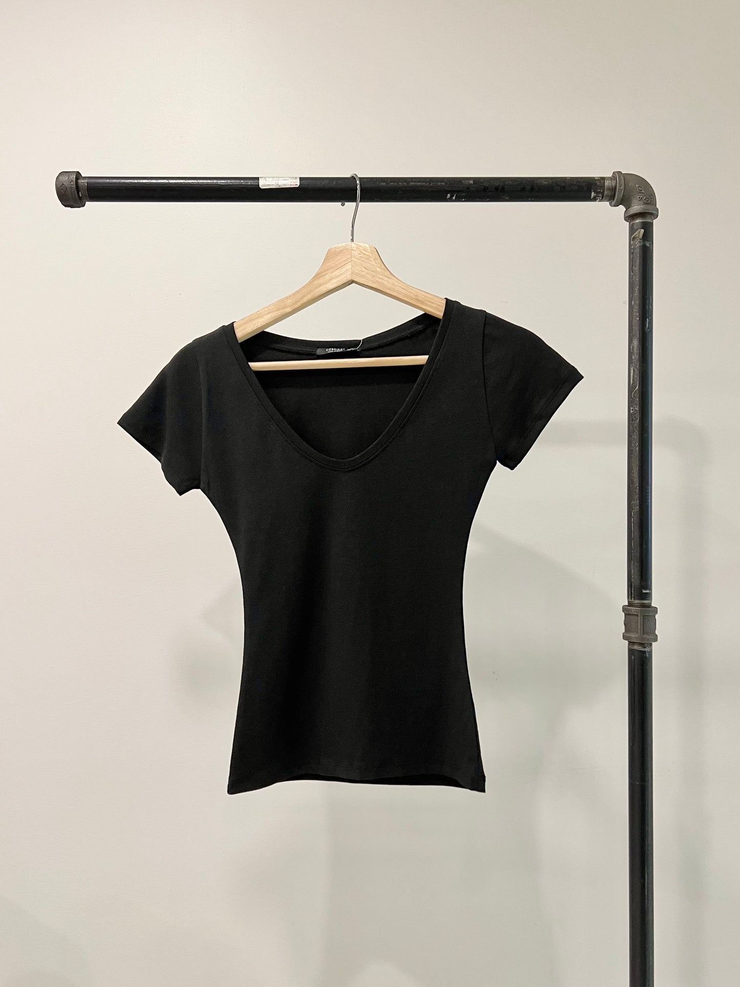 GASS V-neckline tee