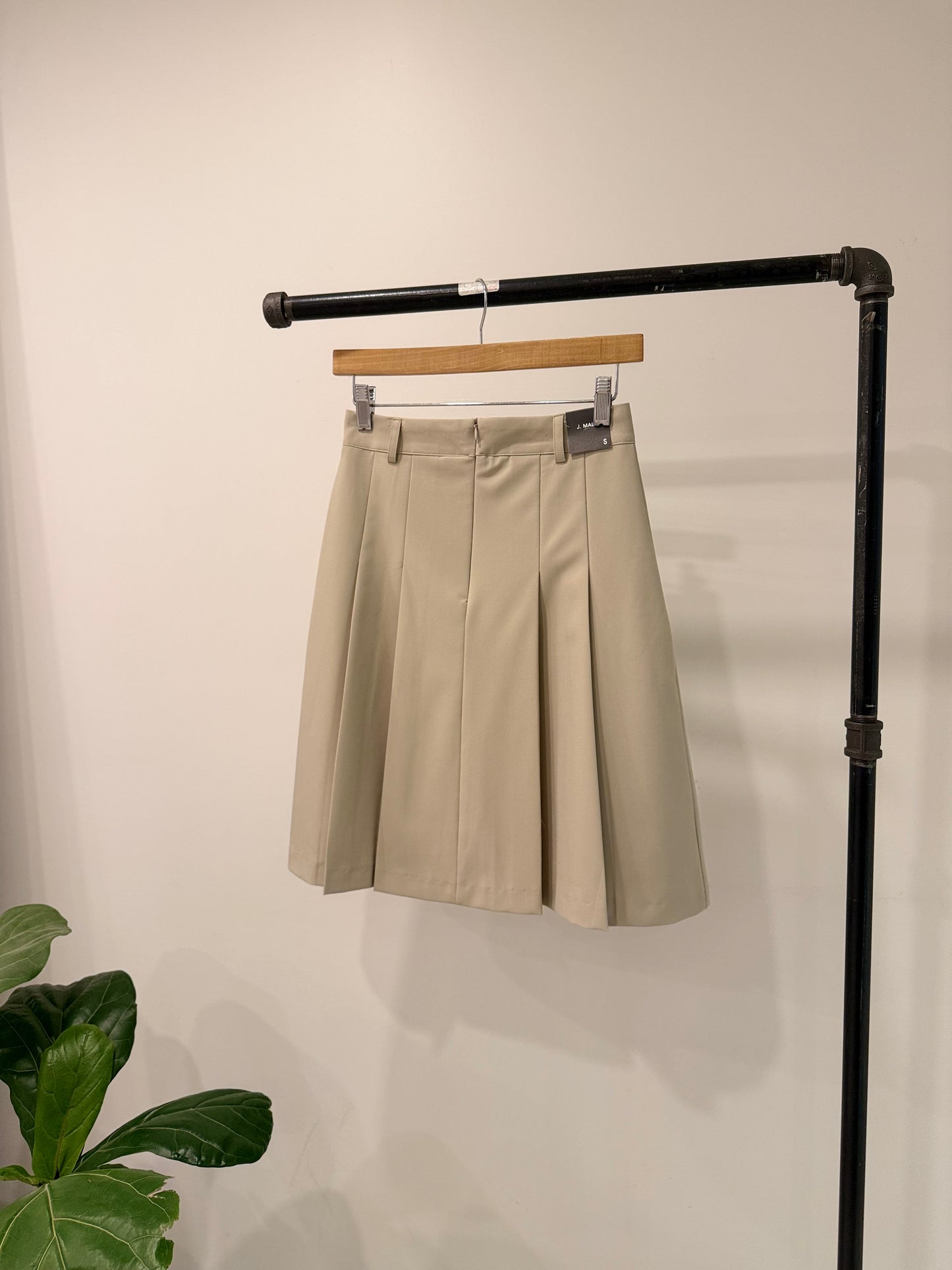 HEENA Pleated midi skirt