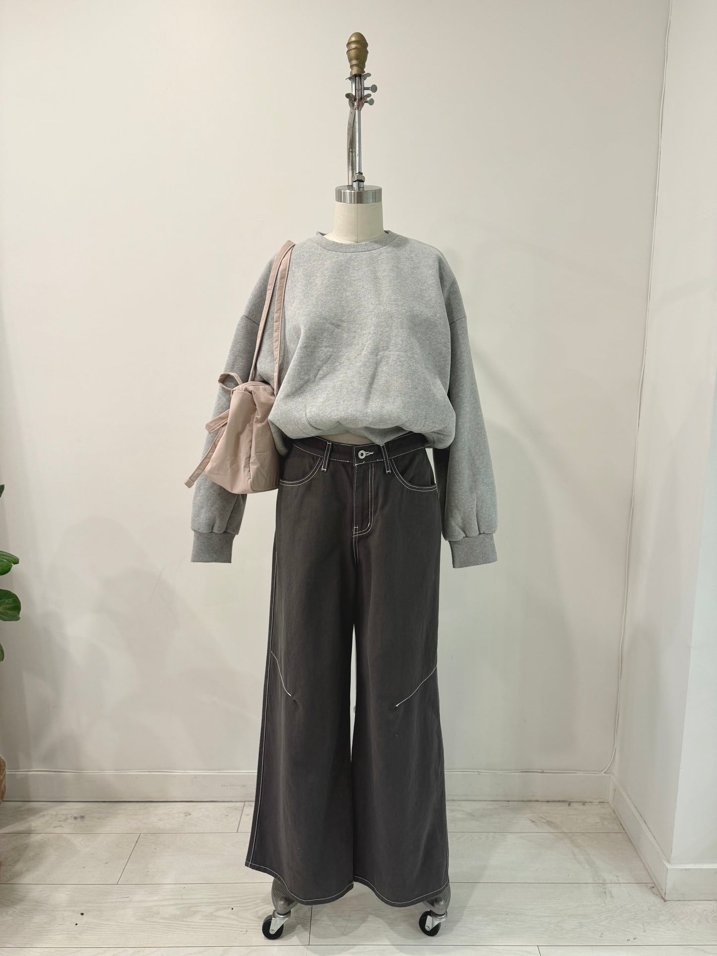 DAIEN Stitch pants