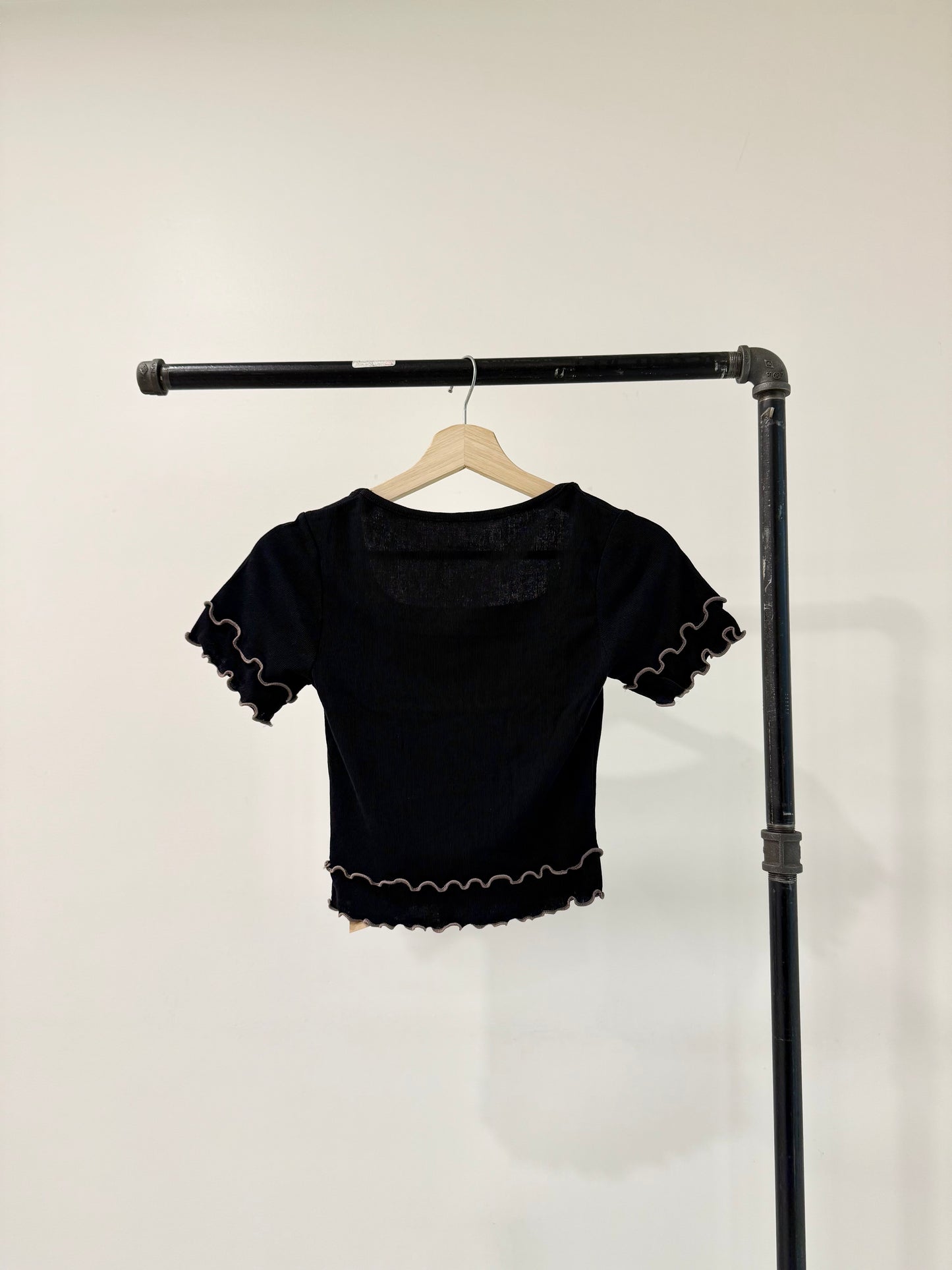 EMBER Lettuce edge tee