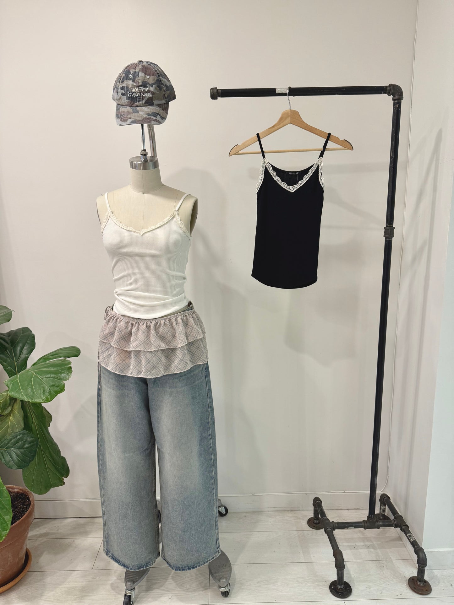 JUNJI Laced tanktop