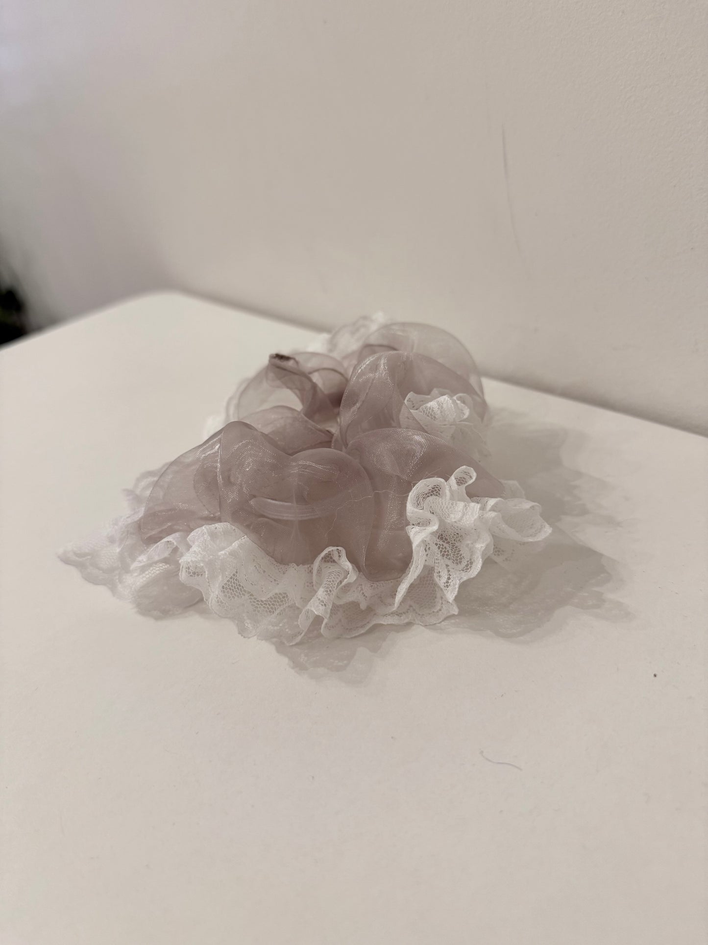 MAMA Lacy scrunchies