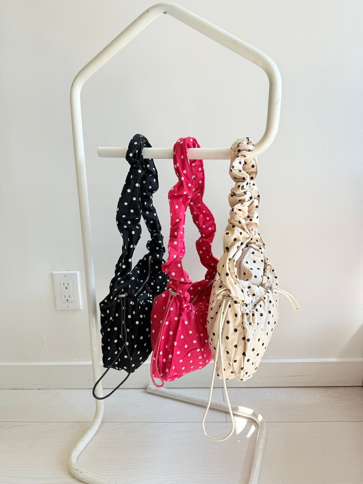 TANGO Polkadot scrunchy bag