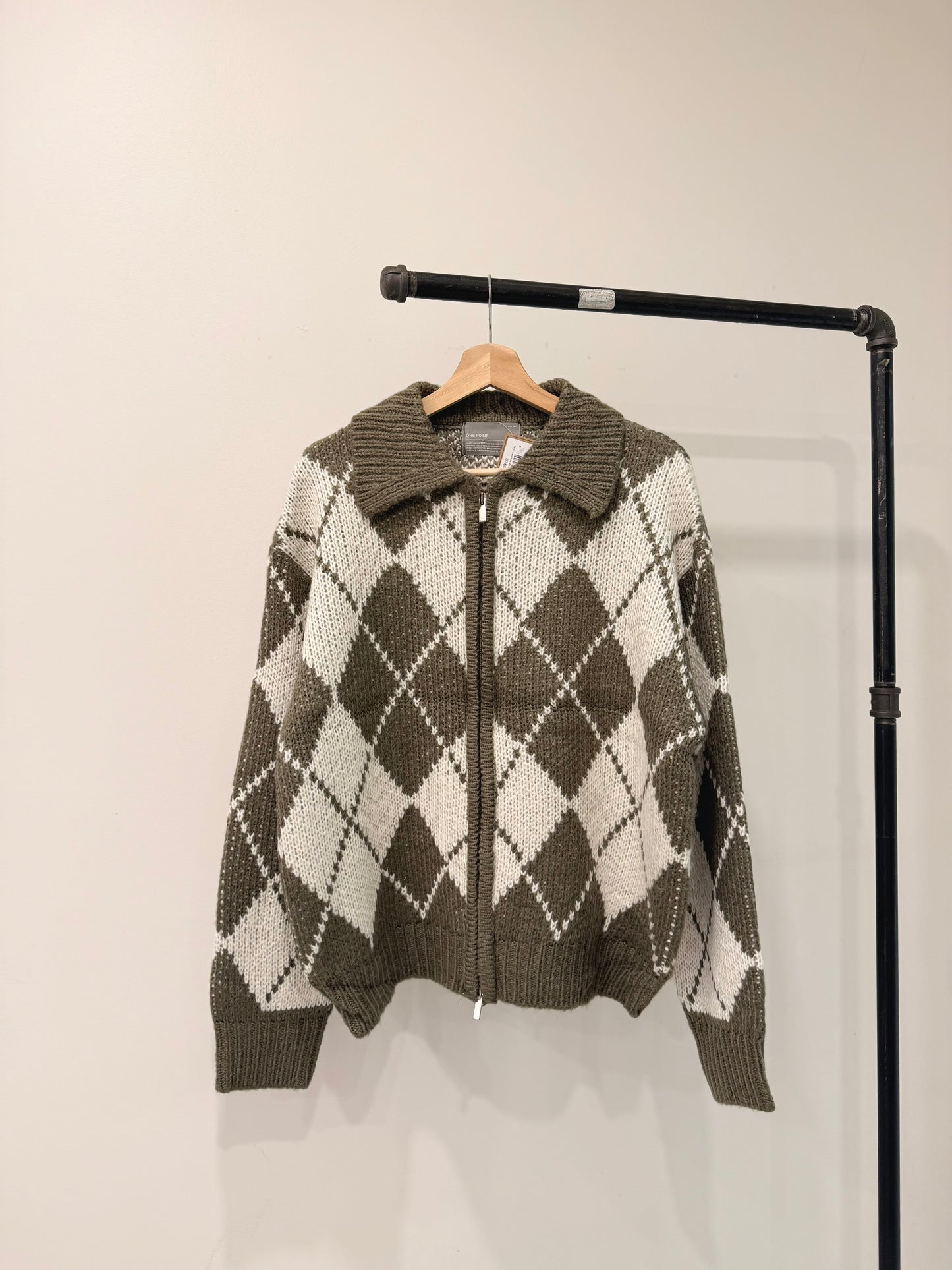 TOHO Argyle zip-up sweater