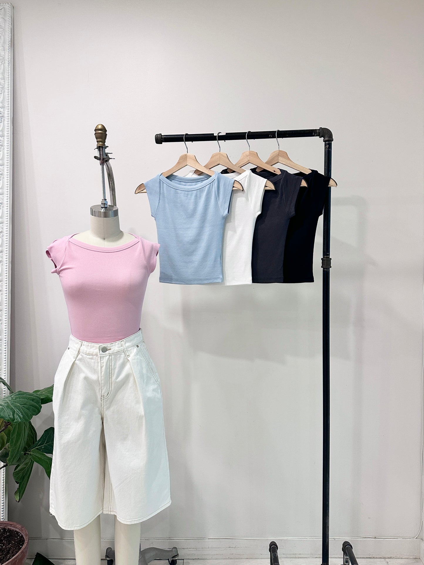 CODA Boat-neckline tee